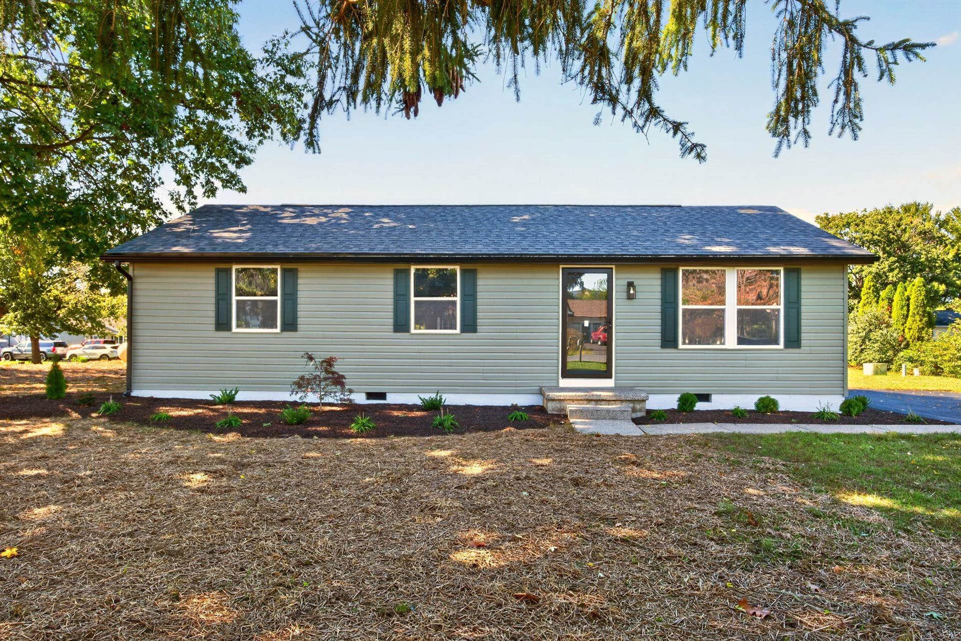 1801 GUM AVE, Grottoes, VA 24441 1801 GUM AVE, Grottoes, VA 24441