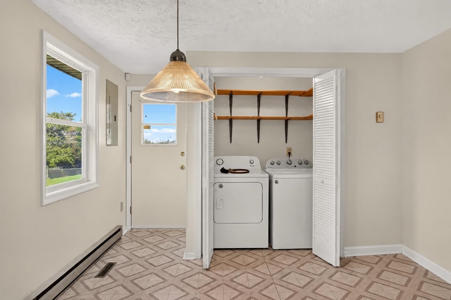 1801 GUM AVE, Grottoes, VA 24441 1801 GUM AVE, Grottoes, VA 24441