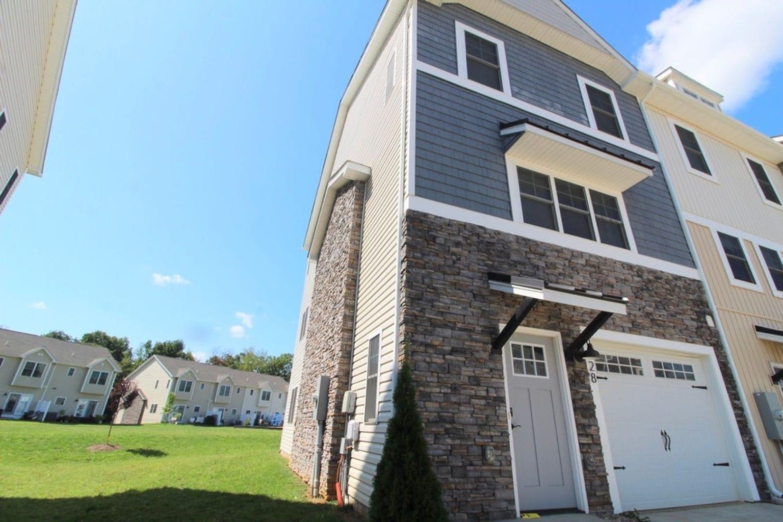 1428 N APPALOOSA CT, Harrisonburg, VA 22801 1428 N APPALOOSA CT, Harrisonburg, VA 22801