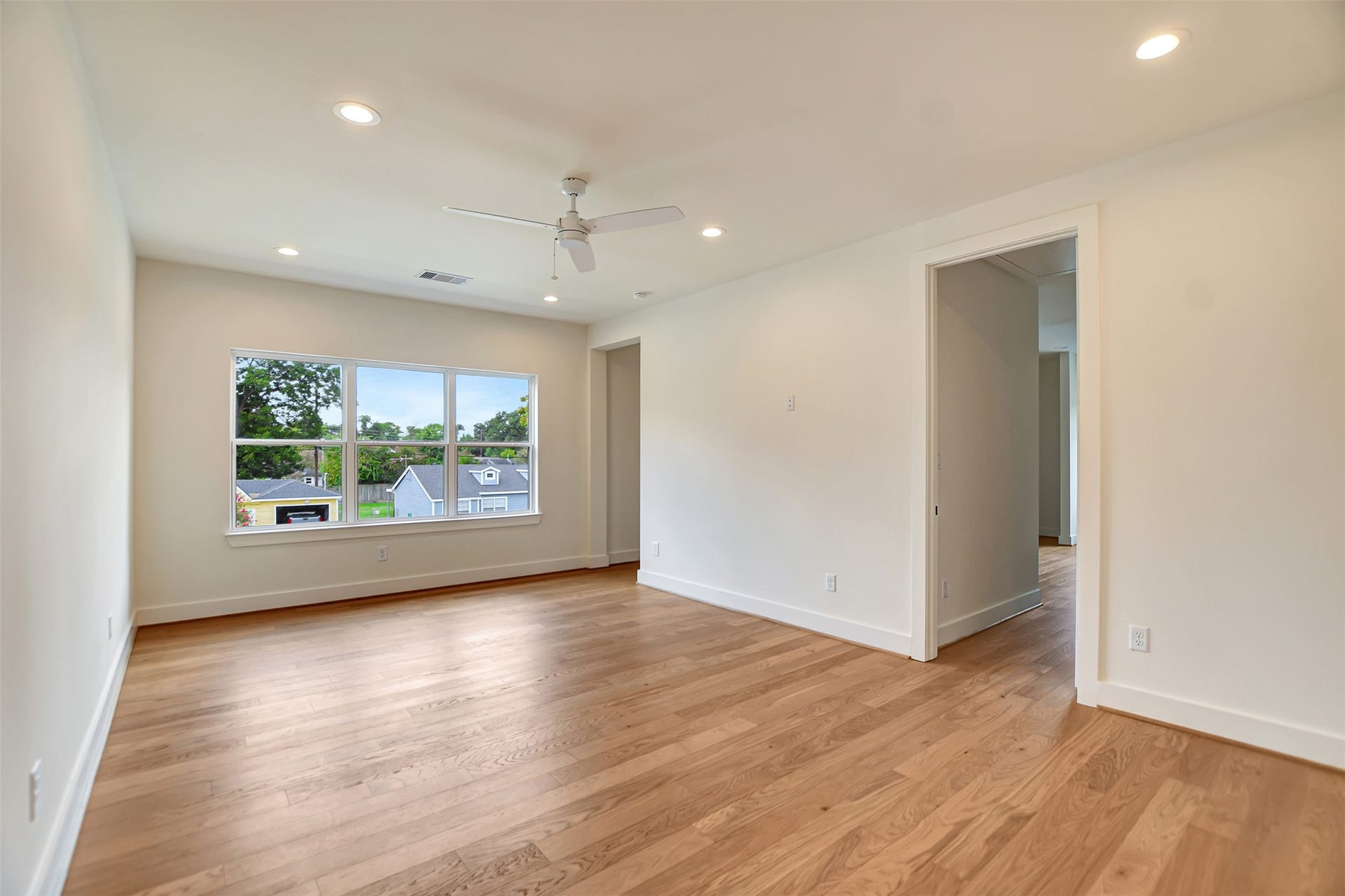 1946 Pech Road, Houston, TX 77055 1946 Pech Road, Houston, TX 77055