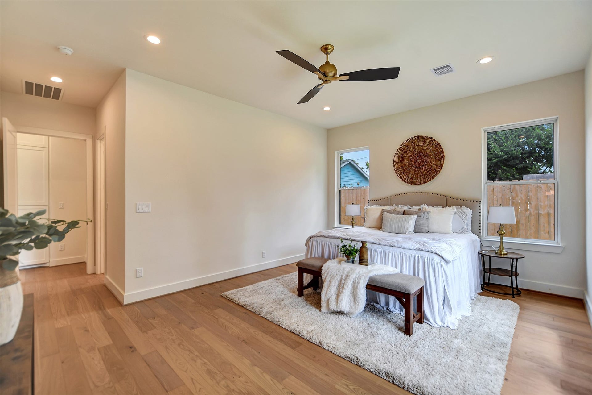 1946 Pech Road, Houston, TX 77055 1946 Pech Road, Houston, TX 77055