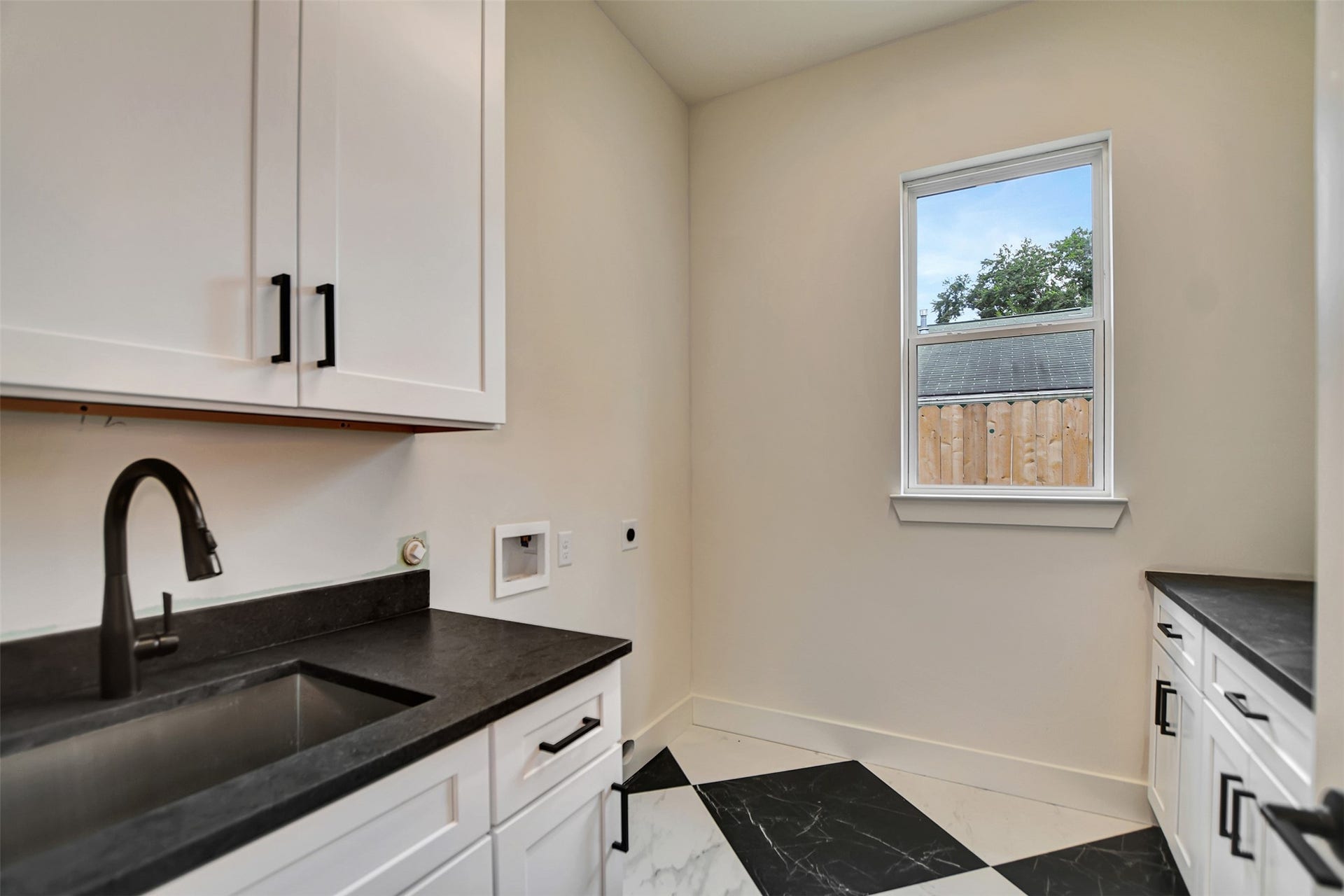 1946 Pech Road, Houston, TX 77055 1946 Pech Road, Houston, TX 77055