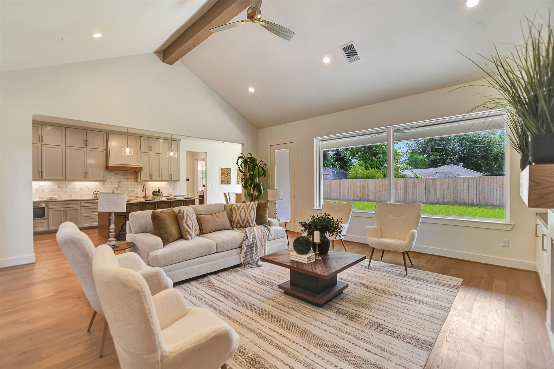 1946 Pech Road, Houston, TX 77055 1946 Pech Road, Houston, TX 77055