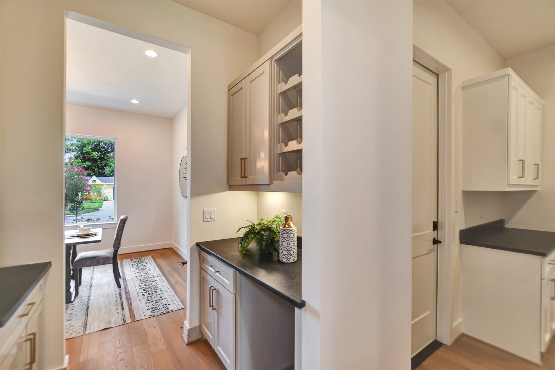 1946 Pech Road, Houston, TX 77055 1946 Pech Road, Houston, TX 77055