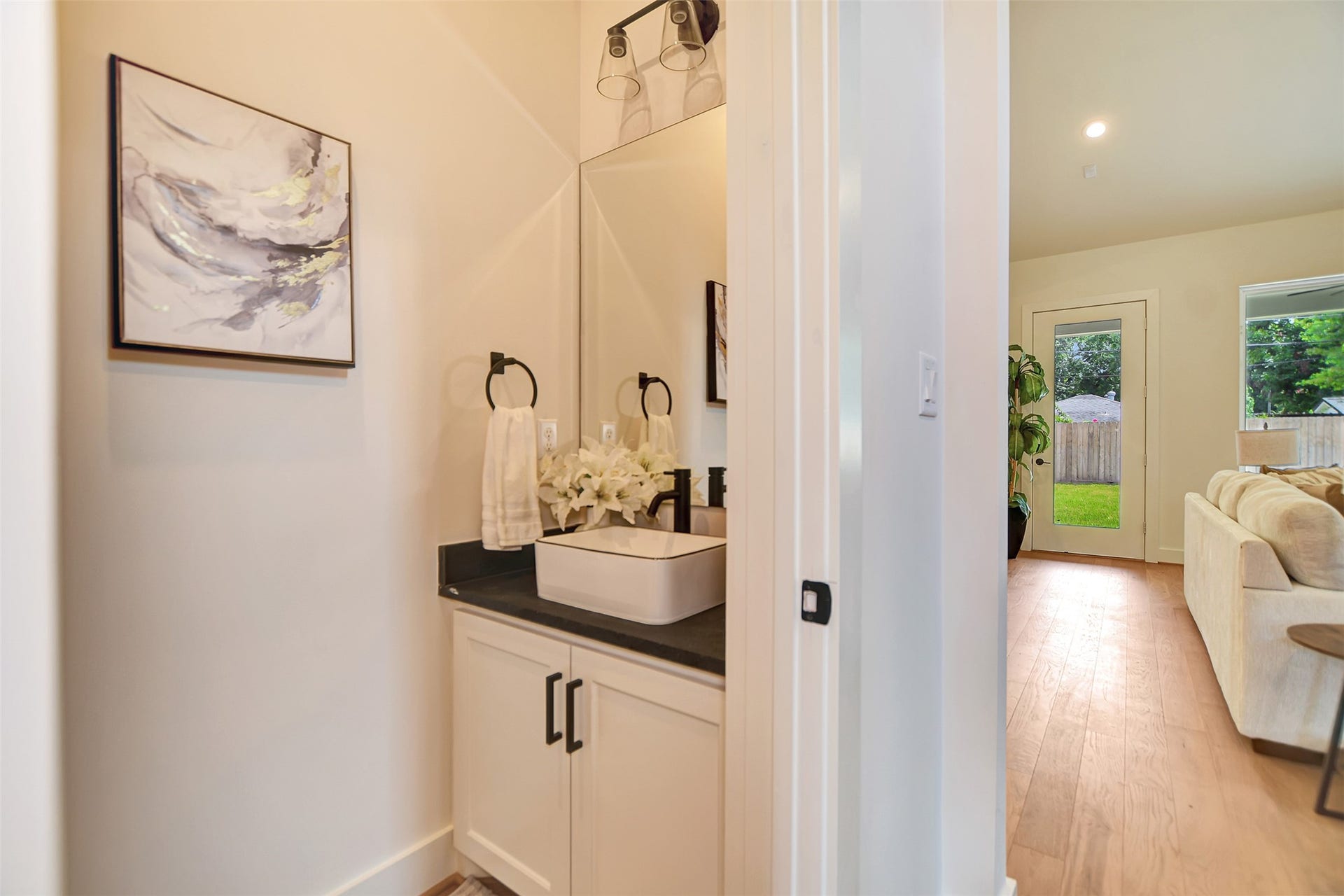1946 Pech Road, Houston, TX 77055 1946 Pech Road, Houston, TX 77055