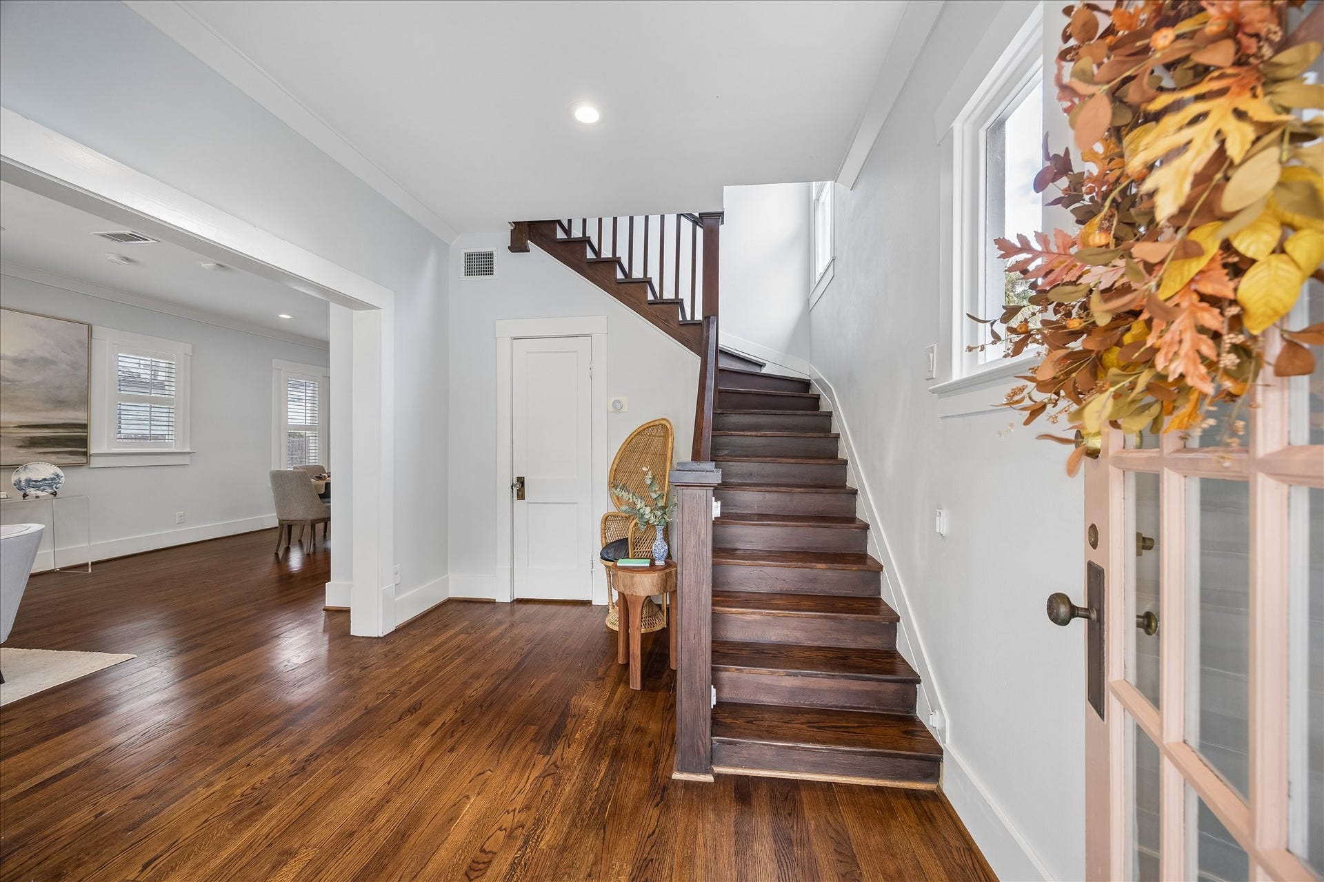 1221 Columbia Street, Houston, TX 77008 A sunny formal entry includes a half guest bath tucked under the stairs. The gorgeous hardwood floors run throughout the first and second levels of the home.