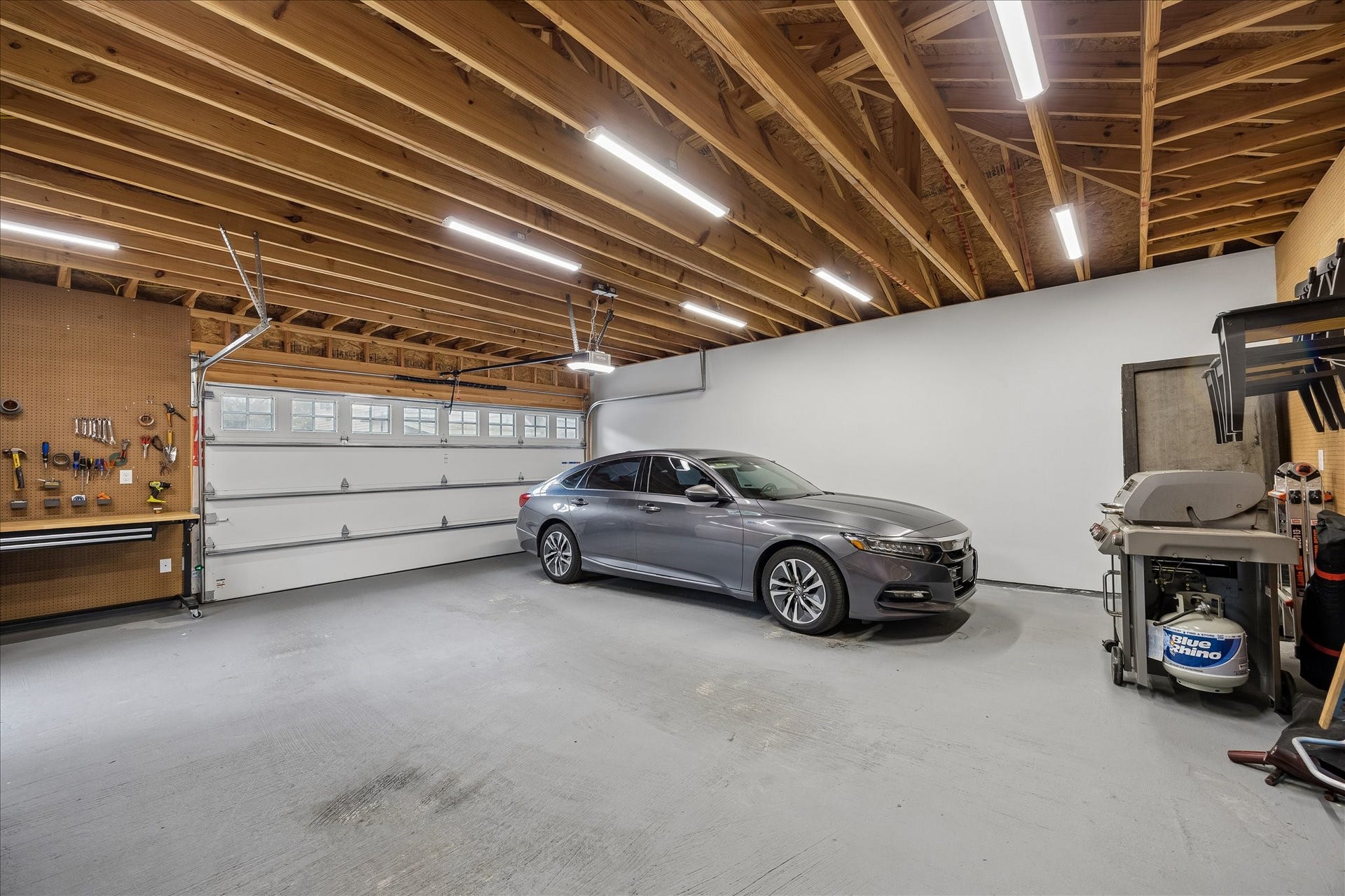 1221 Columbia Street, Houston, TX 77008 The extra space allows for a work bench as well as additional storage.