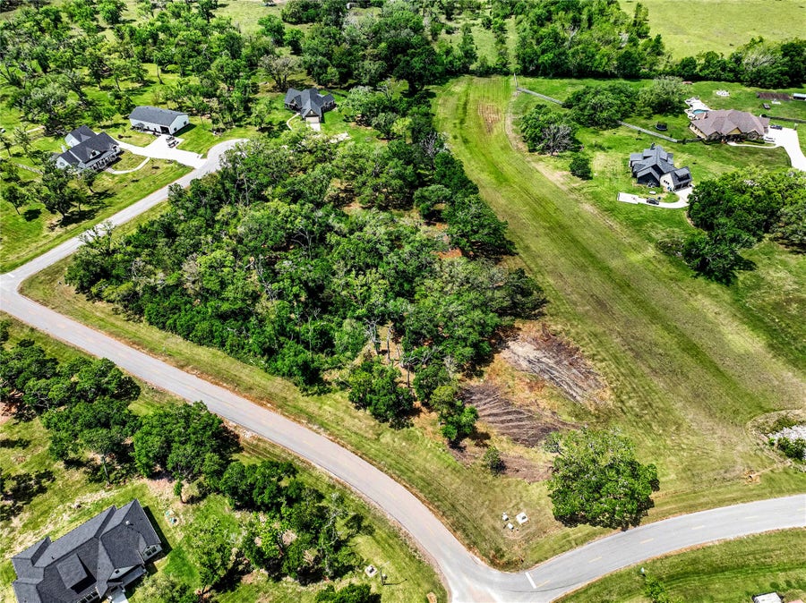 Property photo for 375 Thousand Oaks Drive, Angleton, TX