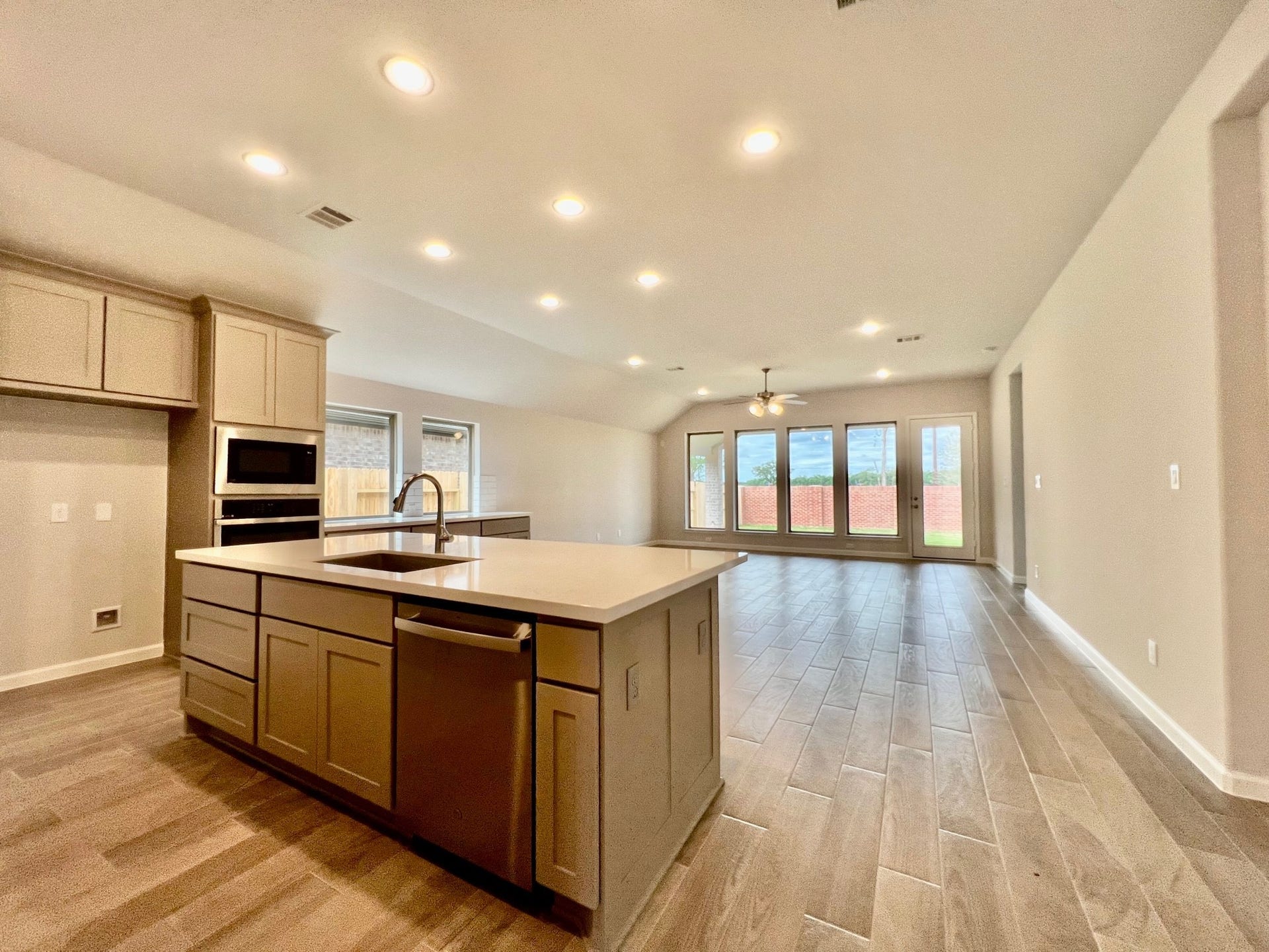 1351 Park Path Drive, Missouri City, TX 77459 1351 Park Path Drive, Missouri City, TX 77459