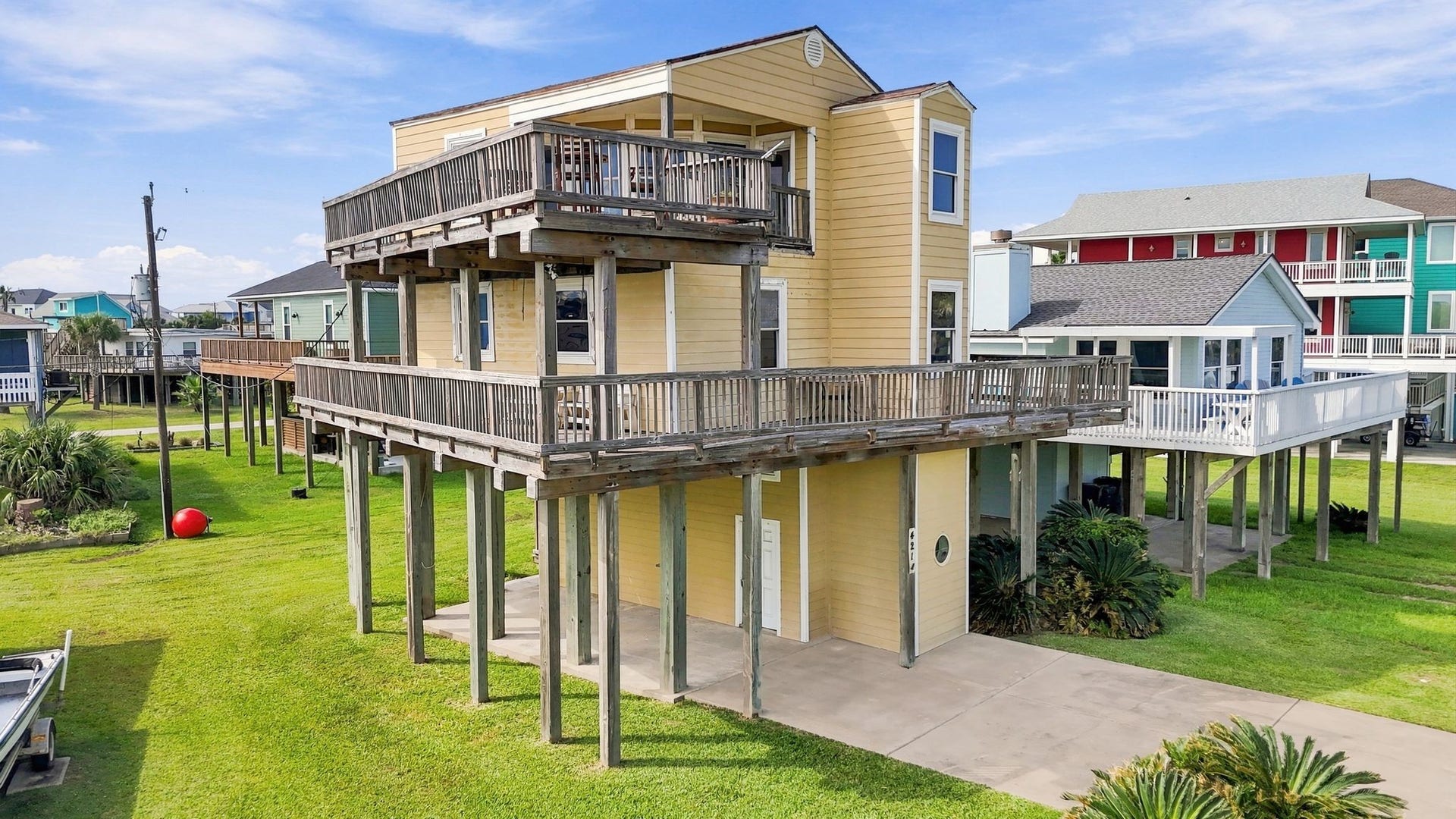 4214 Vista Road, Galveston, TX 77554