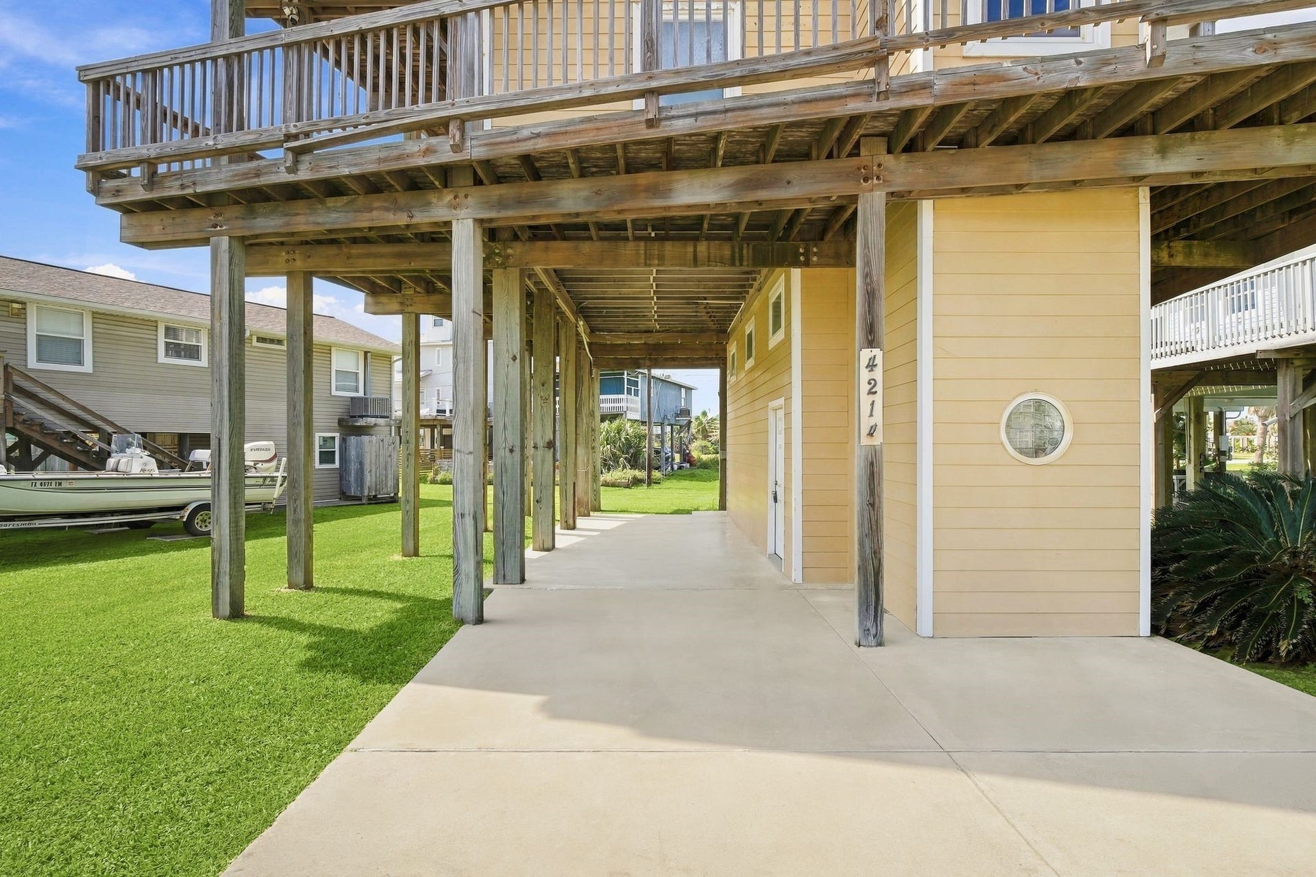 4214 Vista Road, Galveston, TX 77554