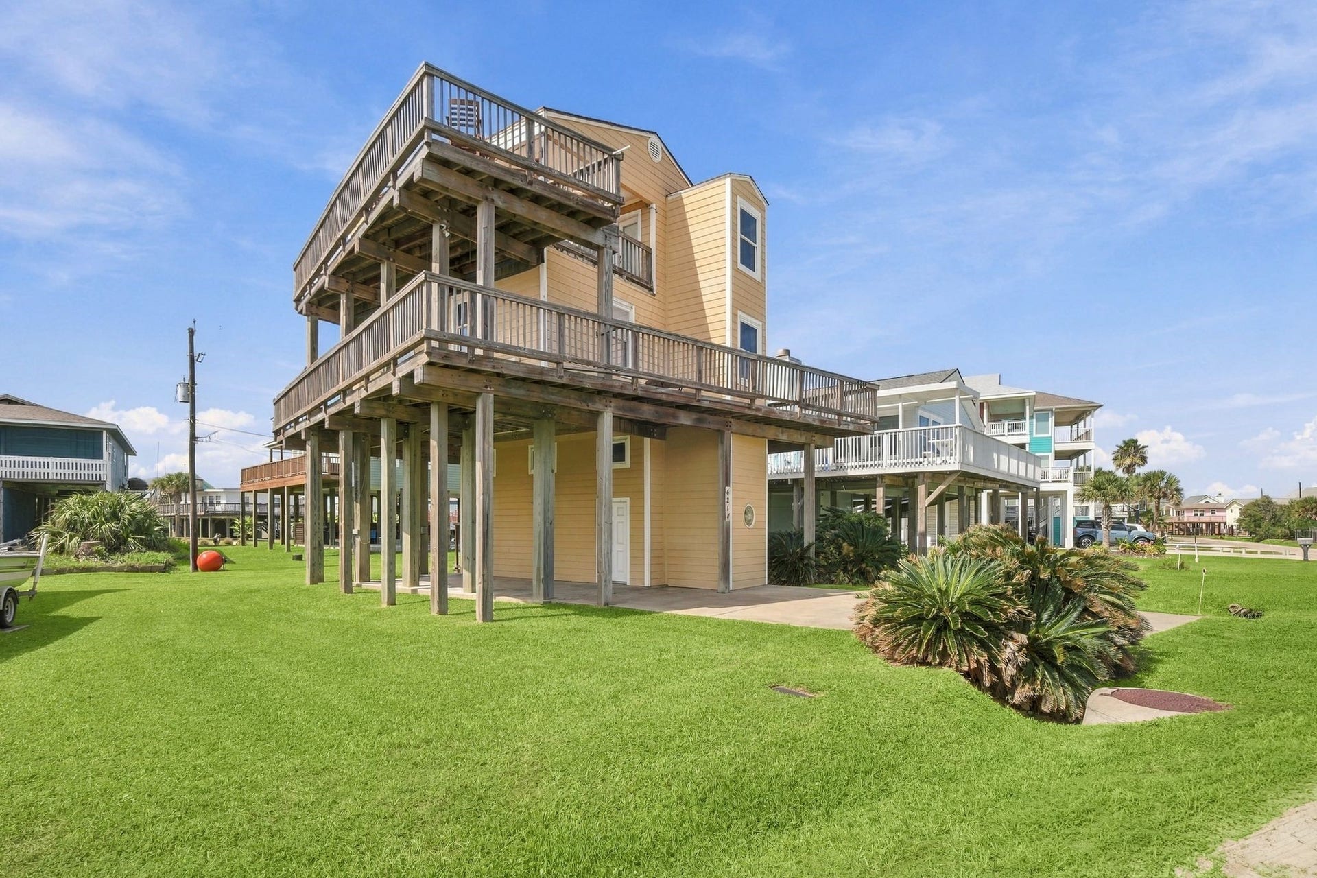 4214 Vista Road, Galveston, TX 77554