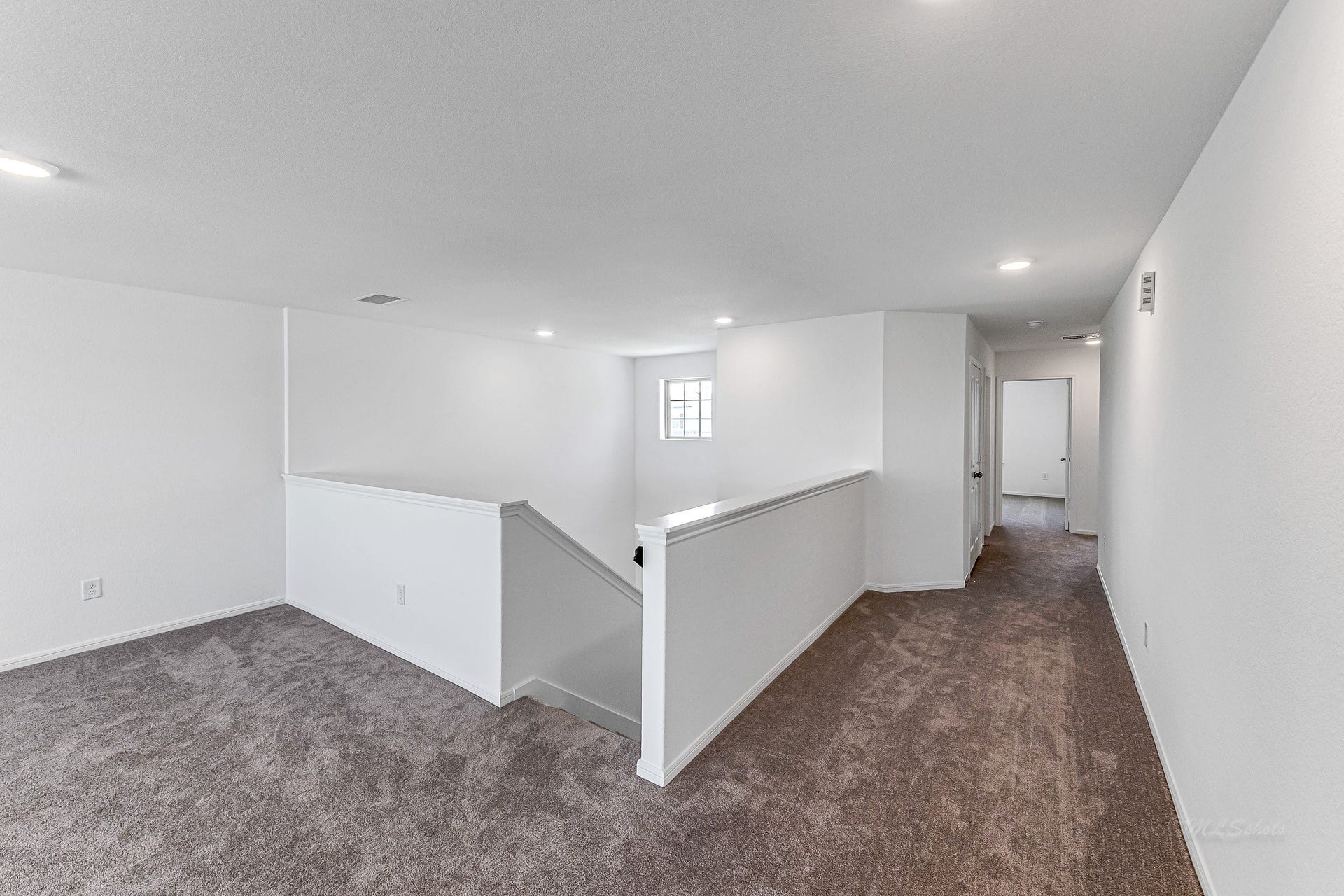 View from the game room to the hallway.
