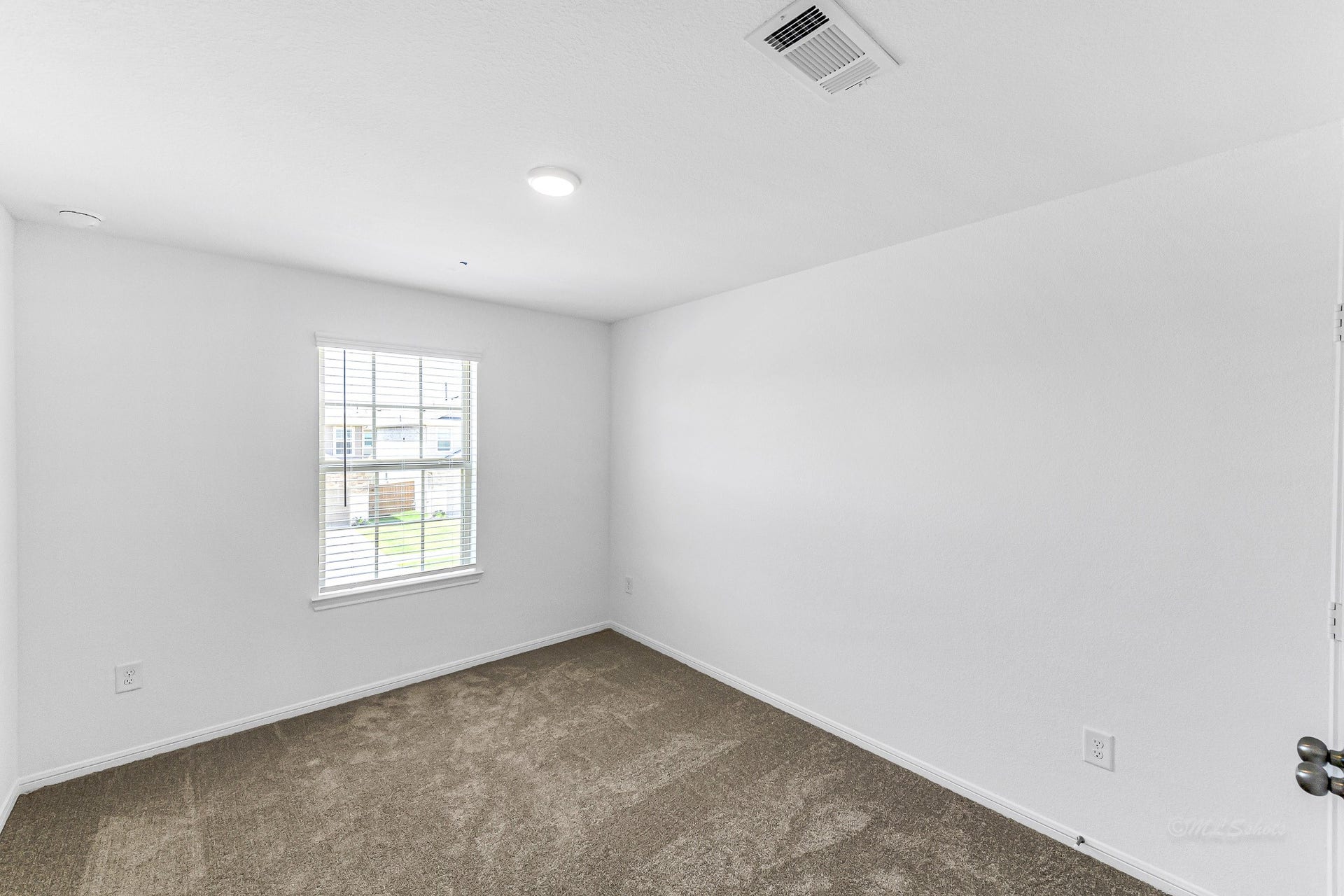 Fourth bedroom.