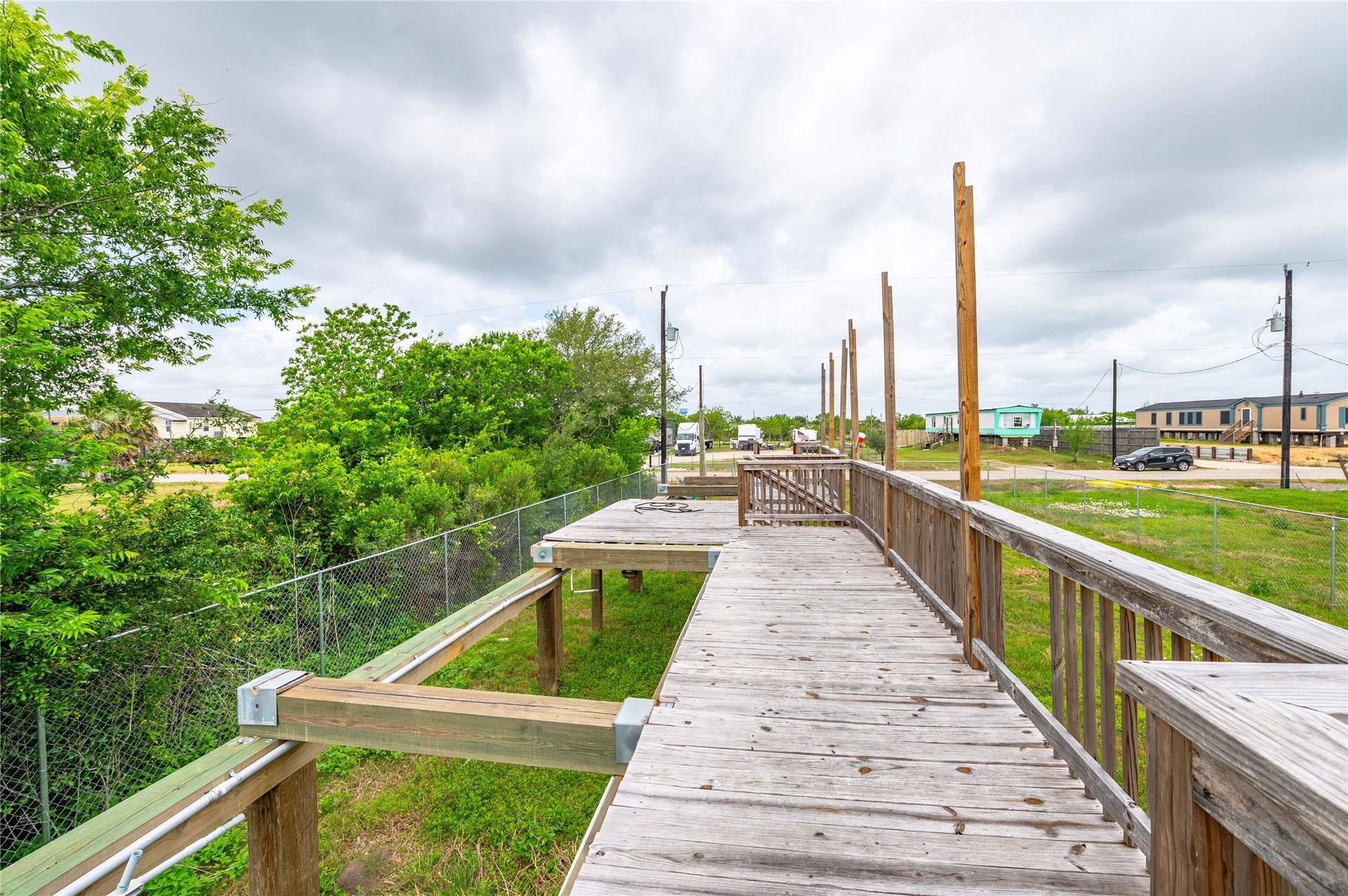 441-443 16th Street, San Leon, TX 77539 Semi constructed deck