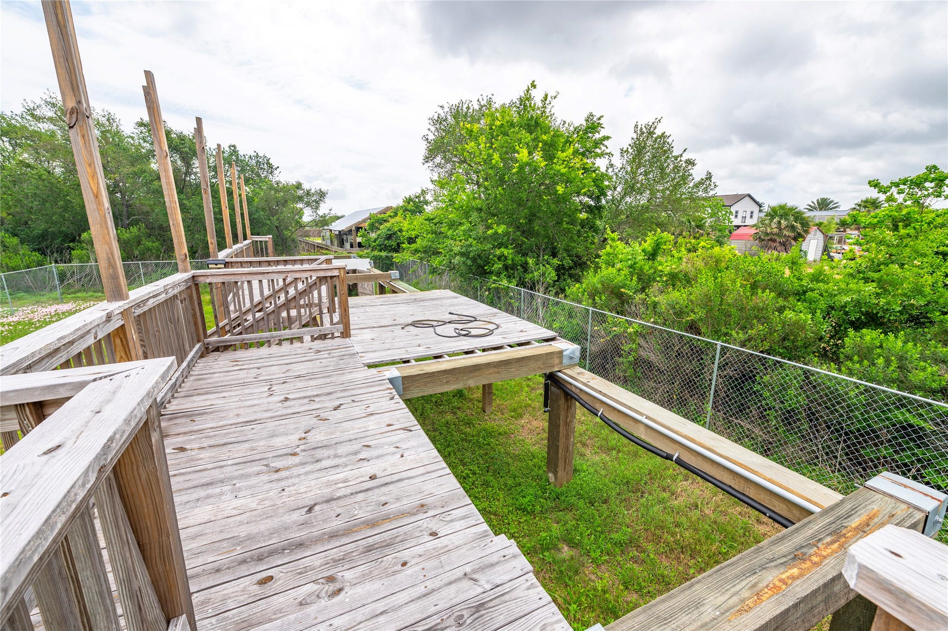 441-443 16th Street, San Leon, TX 77539 Semi constructed deck