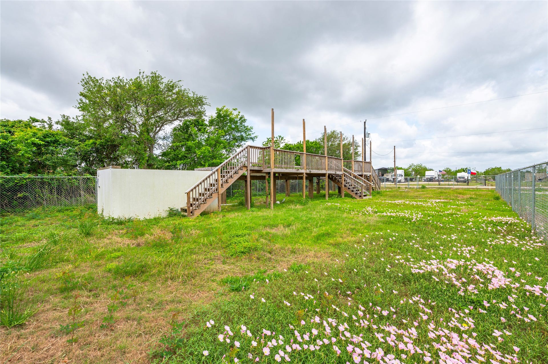 441-443 16th Street, San Leon, TX 77539 441-443 16th Street, San Leon, TX 77539