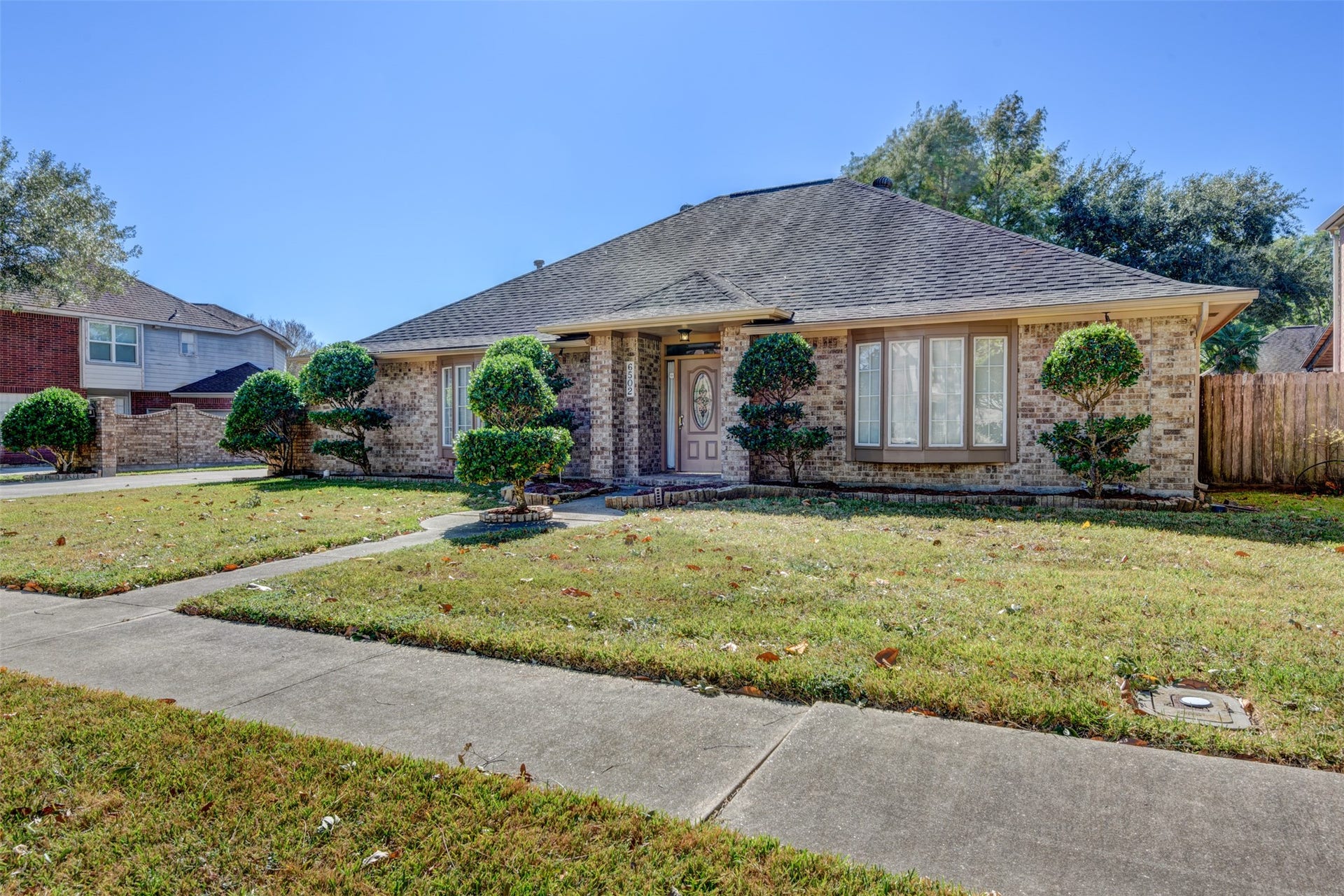 6502 Inverness Way, Pasadena, TX 77505