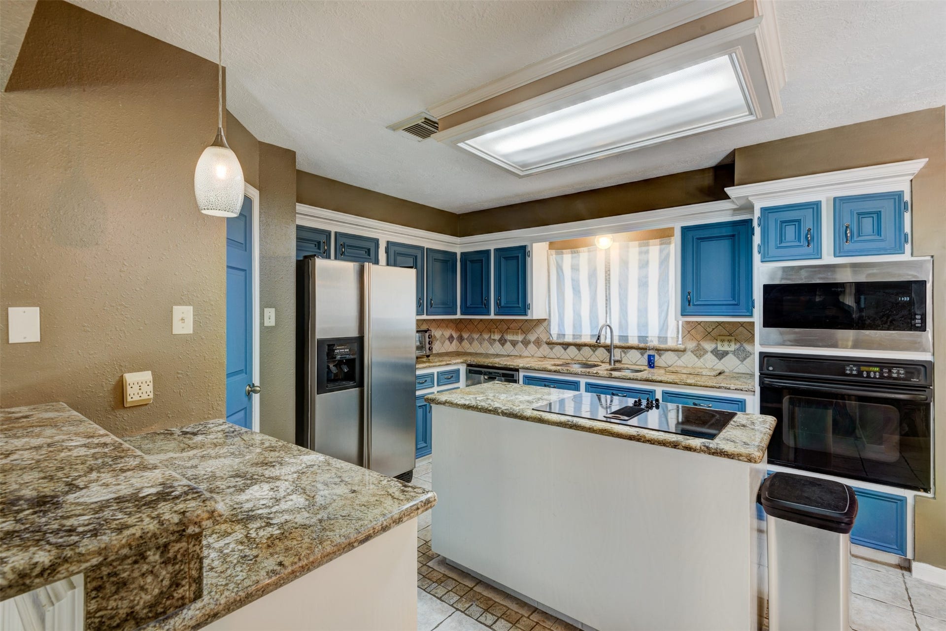 6502 Inverness Way, Pasadena, TX 77505