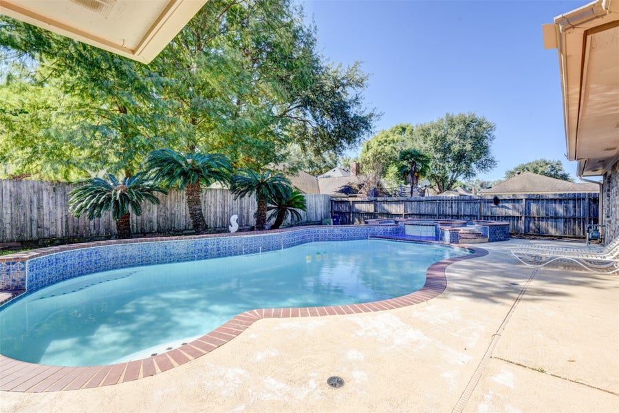 Property photo for 6502 Inverness Way, Pasadena, TX
