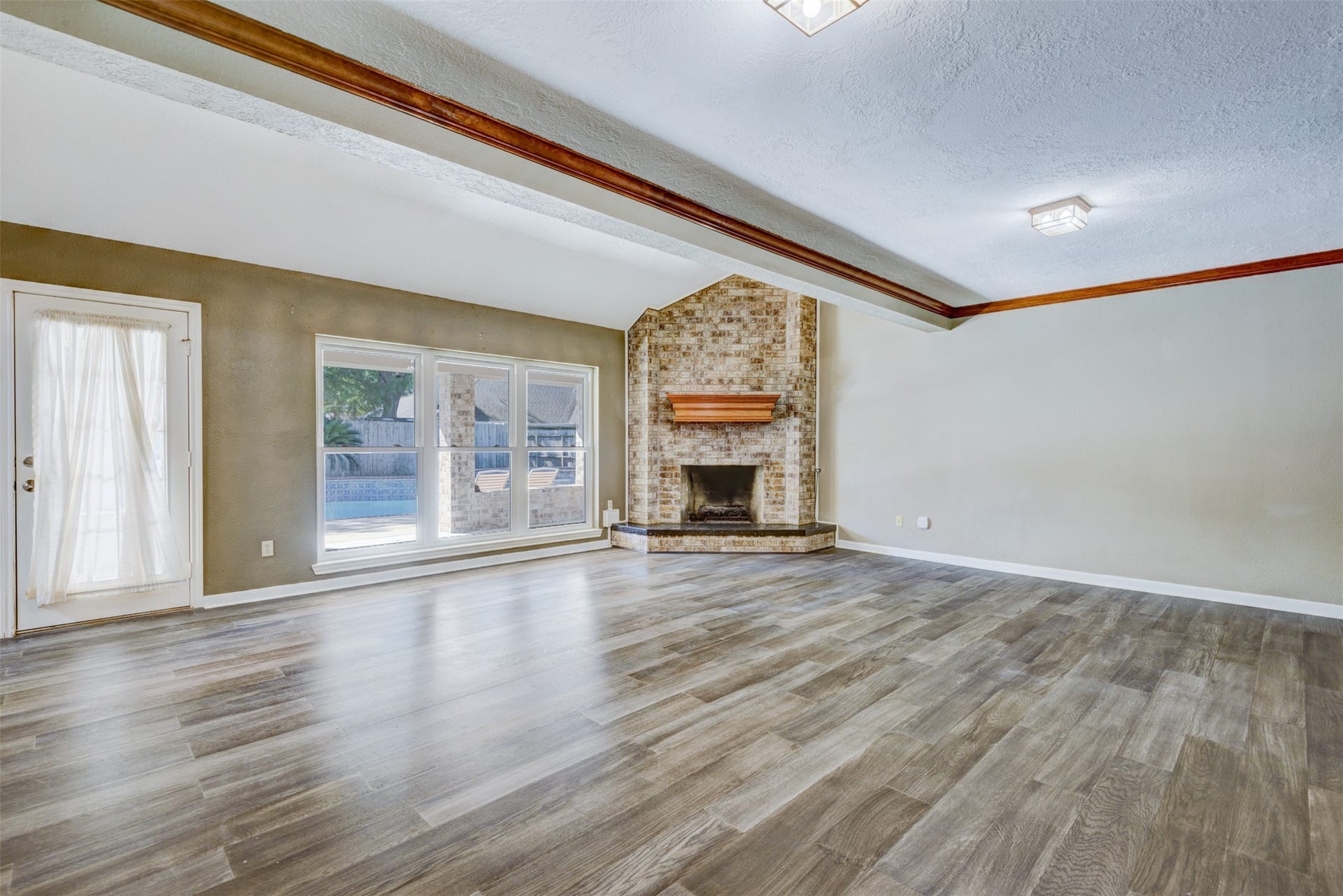 6502 Inverness Way, Pasadena, TX 77505