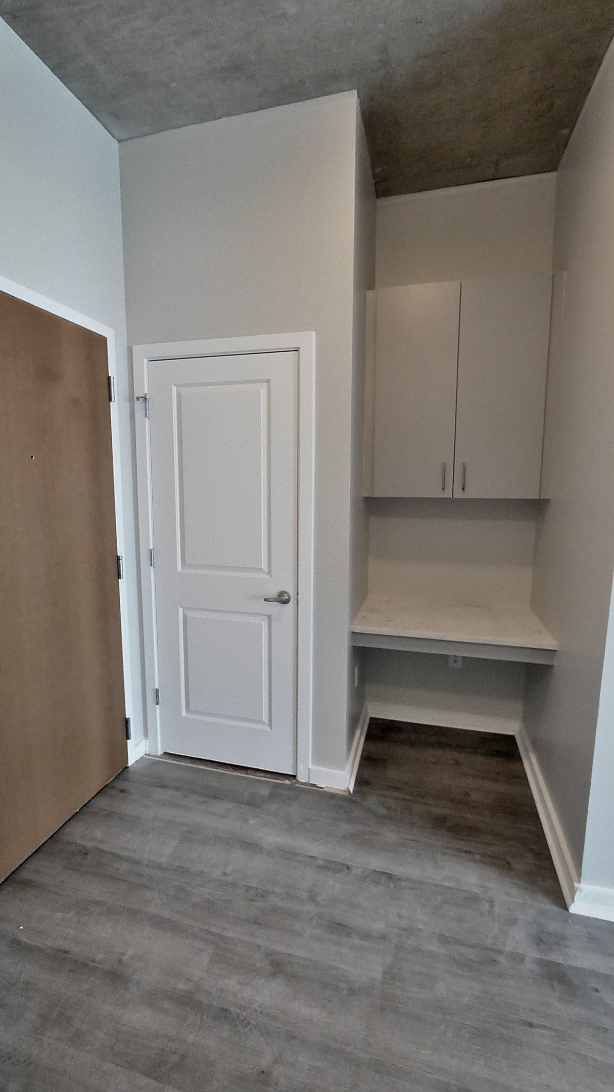5925 ALMEDA RD, #12113, Houston, TX 77004 Entry Bathroom halway and bedroom area