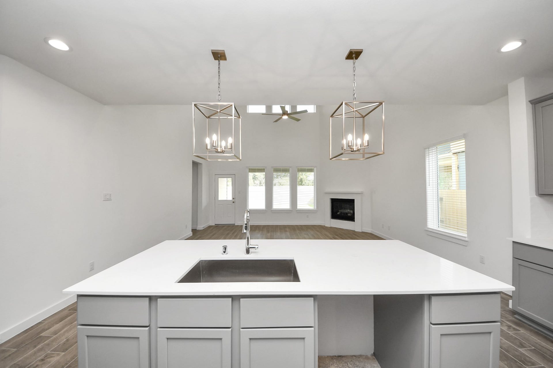 26395 Viva Drive, Magnolia, TX 77355 This generously spacious kitchen is a dream realized!