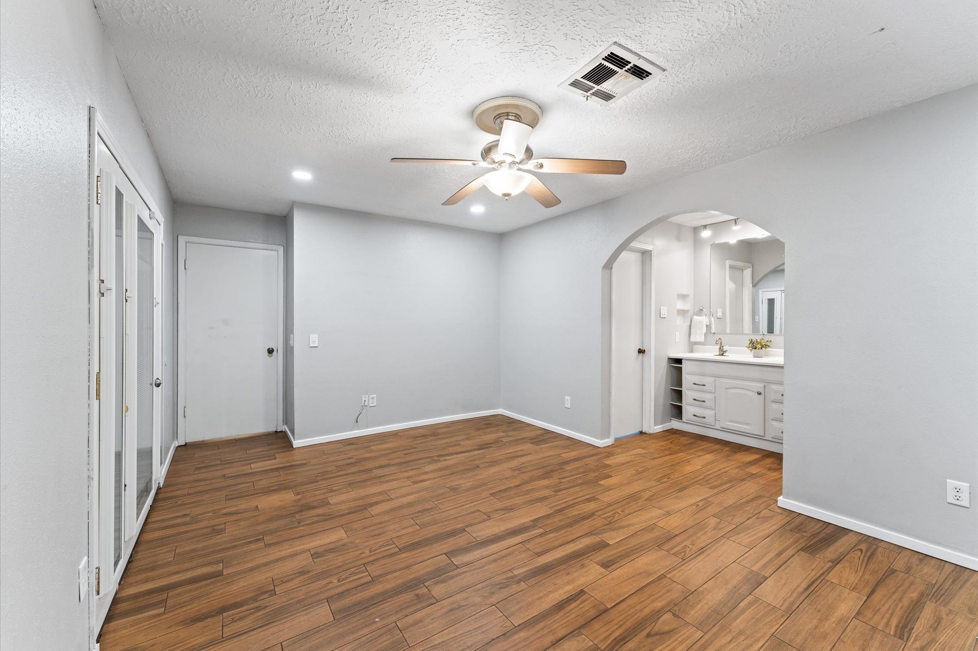 11227 Verlaine Drive, Houston, TX 77065 Another view of the primary bedroom with french doors to patio