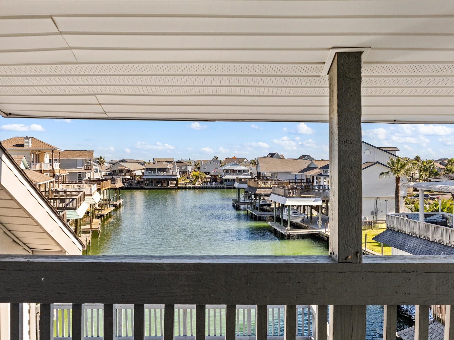 334 Paradise Drive, Tiki Island, TX 77554 334 Paradise Drive, Tiki Island, TX 77554