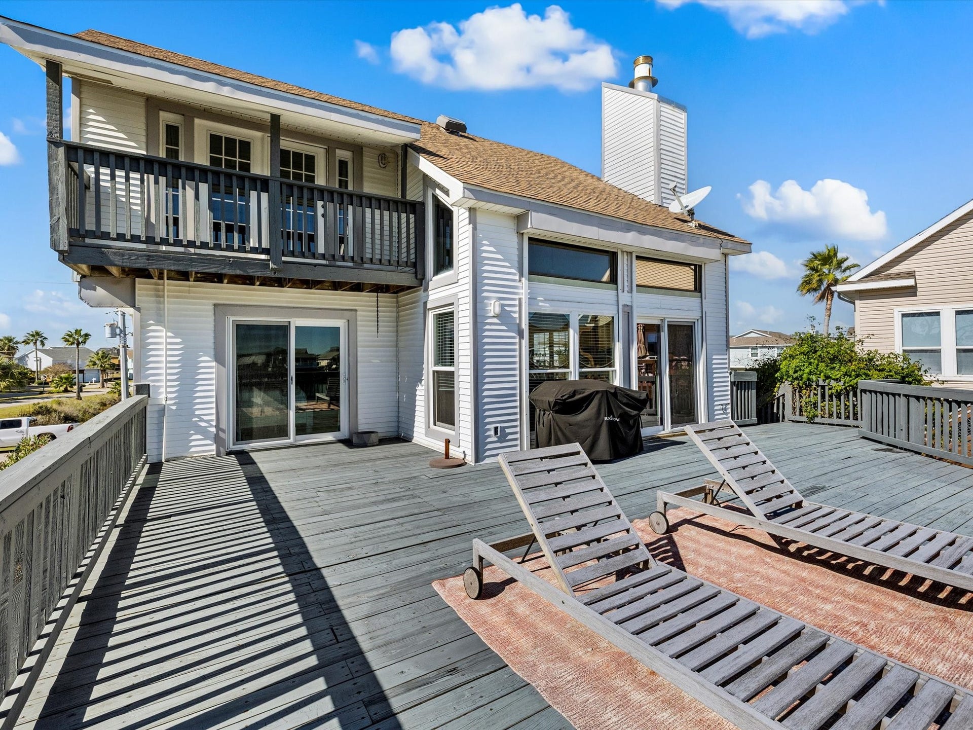 334 Paradise Drive, Tiki Island, TX 77554 334 Paradise Drive, Tiki Island, TX 77554