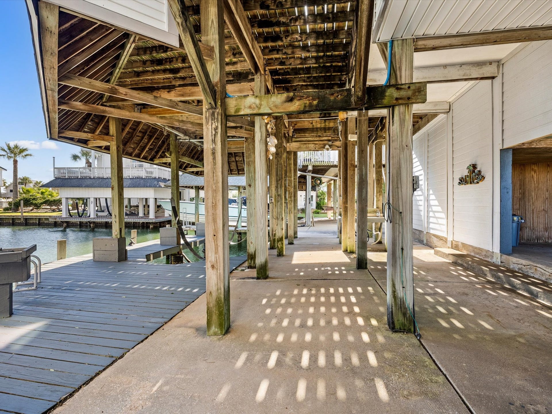 334 Paradise Drive, Tiki Island, TX 77554 334 Paradise Drive, Tiki Island, TX 77554