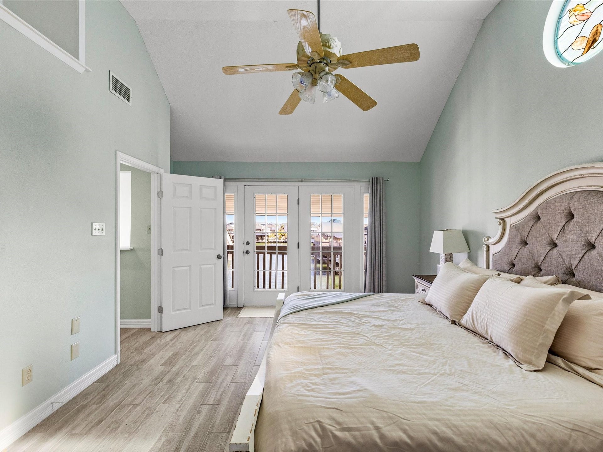 334 Paradise Drive, Tiki Island, TX 77554 334 Paradise Drive, Tiki Island, TX 77554