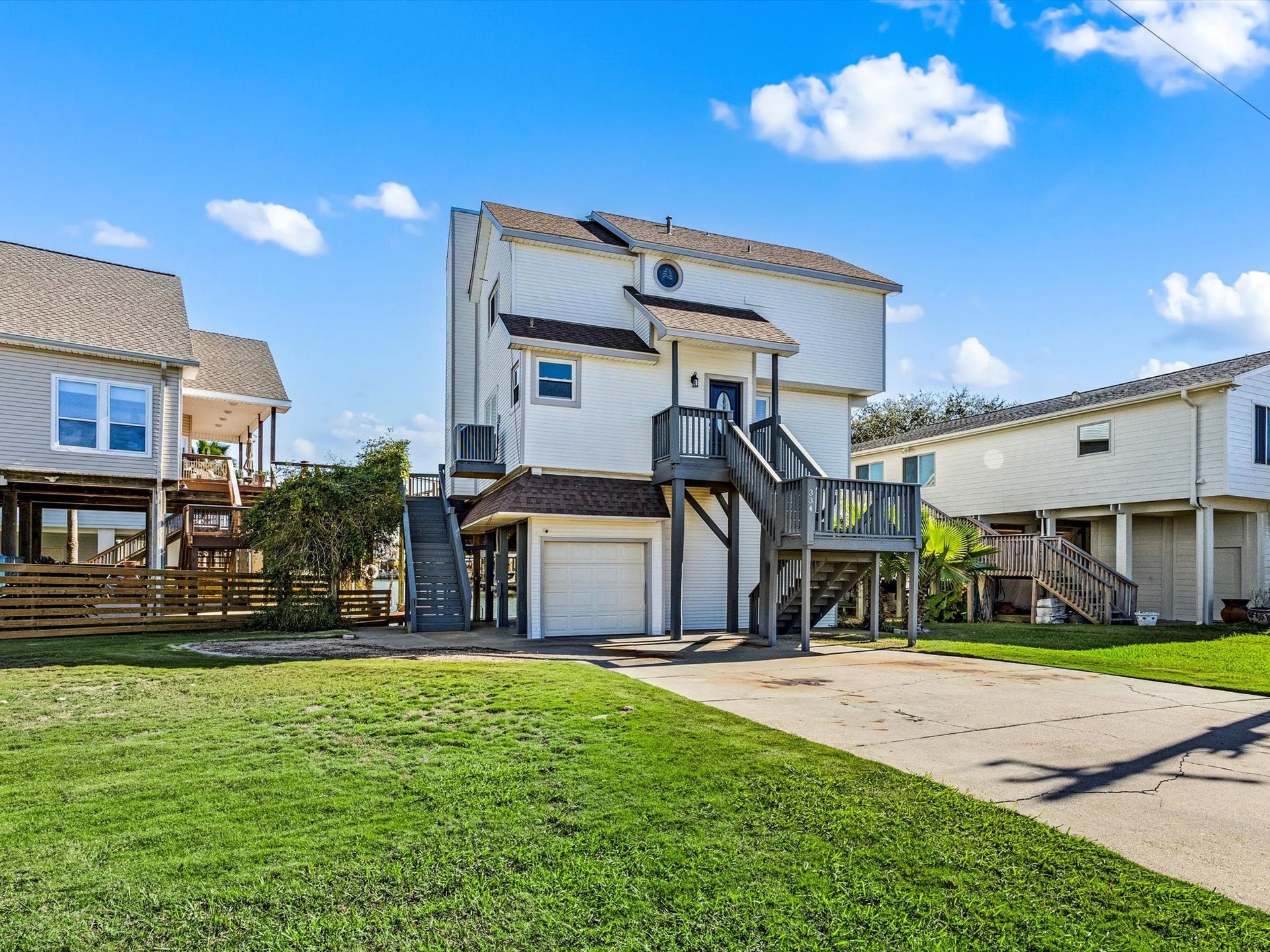 334 Paradise Drive, Tiki Island, TX 77554 334 Paradise Drive, Tiki Island, TX 77554