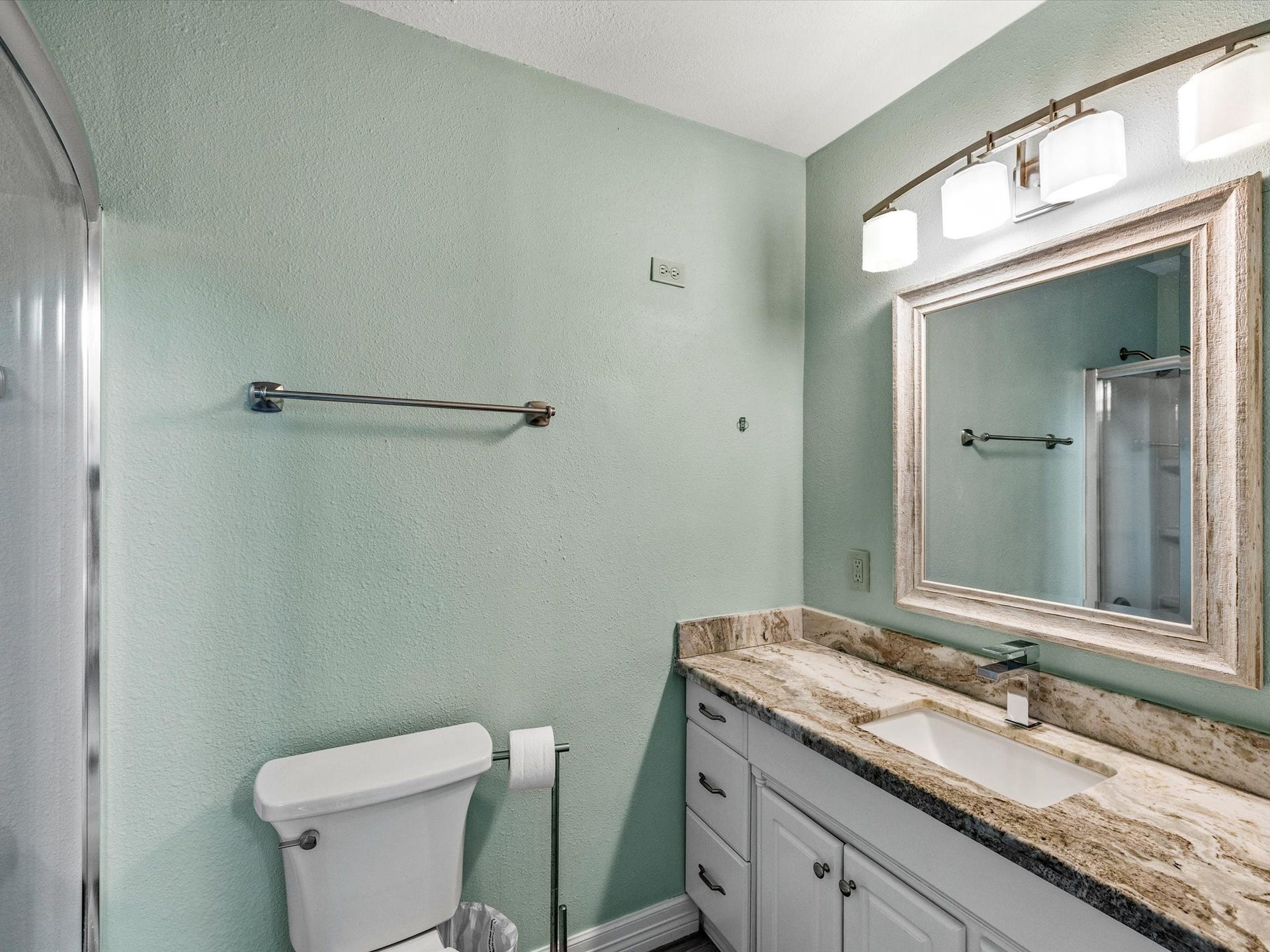 334 Paradise Drive, Tiki Island, TX 77554 334 Paradise Drive, Tiki Island, TX 77554