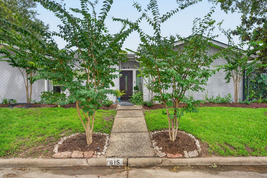 Property photo for 815 Bayou River Drive, Houston, TX