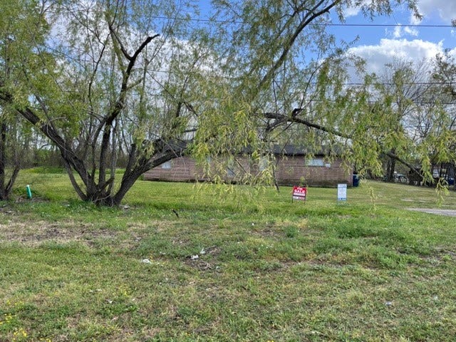 Property photo for 131 Mckeever Road, Rosharon, TX