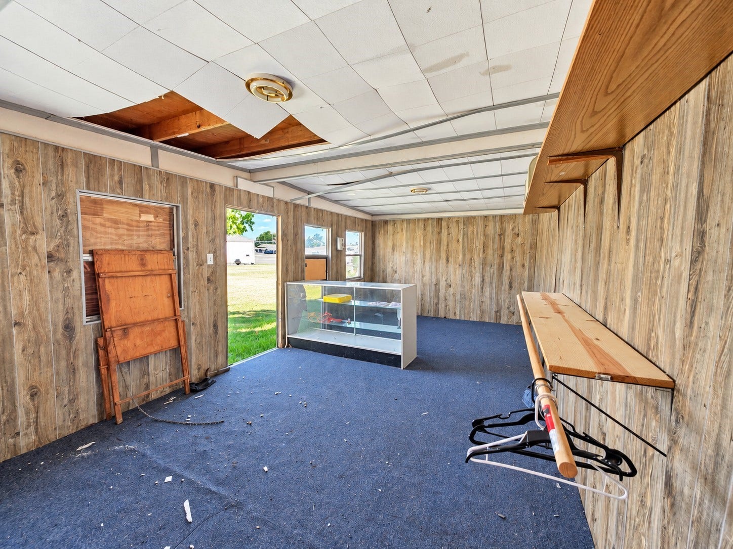 311 W Main Street, Baytown, TX 77520 View towards door.