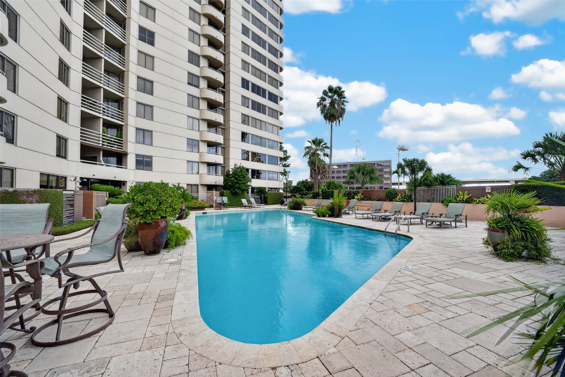 3525 Sage Road, #704, Houston, TX 77056 Amazing private pool area available to all residents and their guest!
