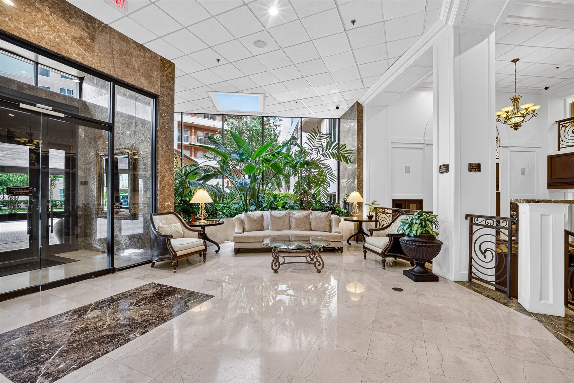 3525 Sage Road, #704, Houston, TX 77056 Gorgeous & welcoming lobby area once you enter the building
