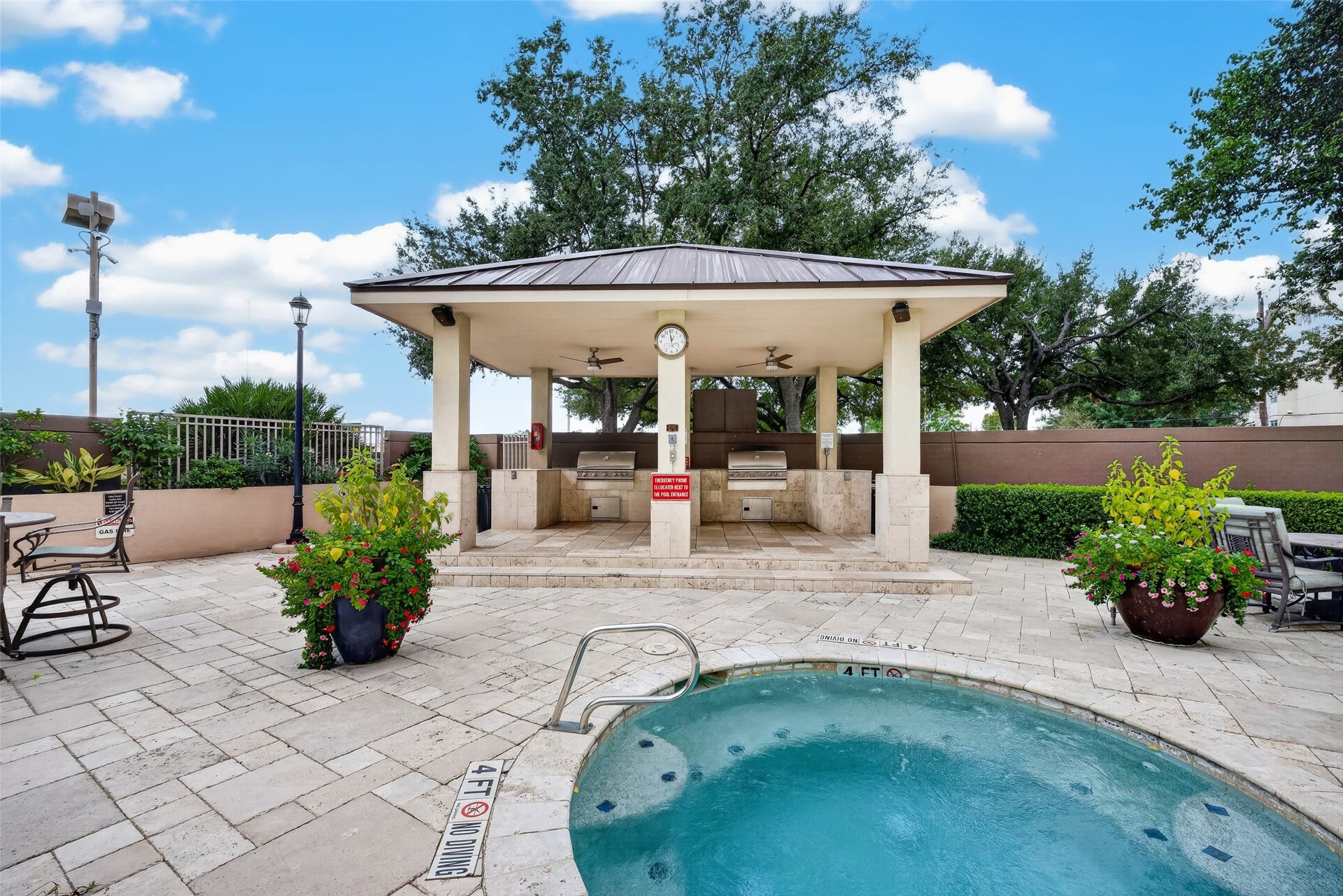 3525 Sage Road, #704, Houston, TX 77056 Outdoor grill area & hot tub too!