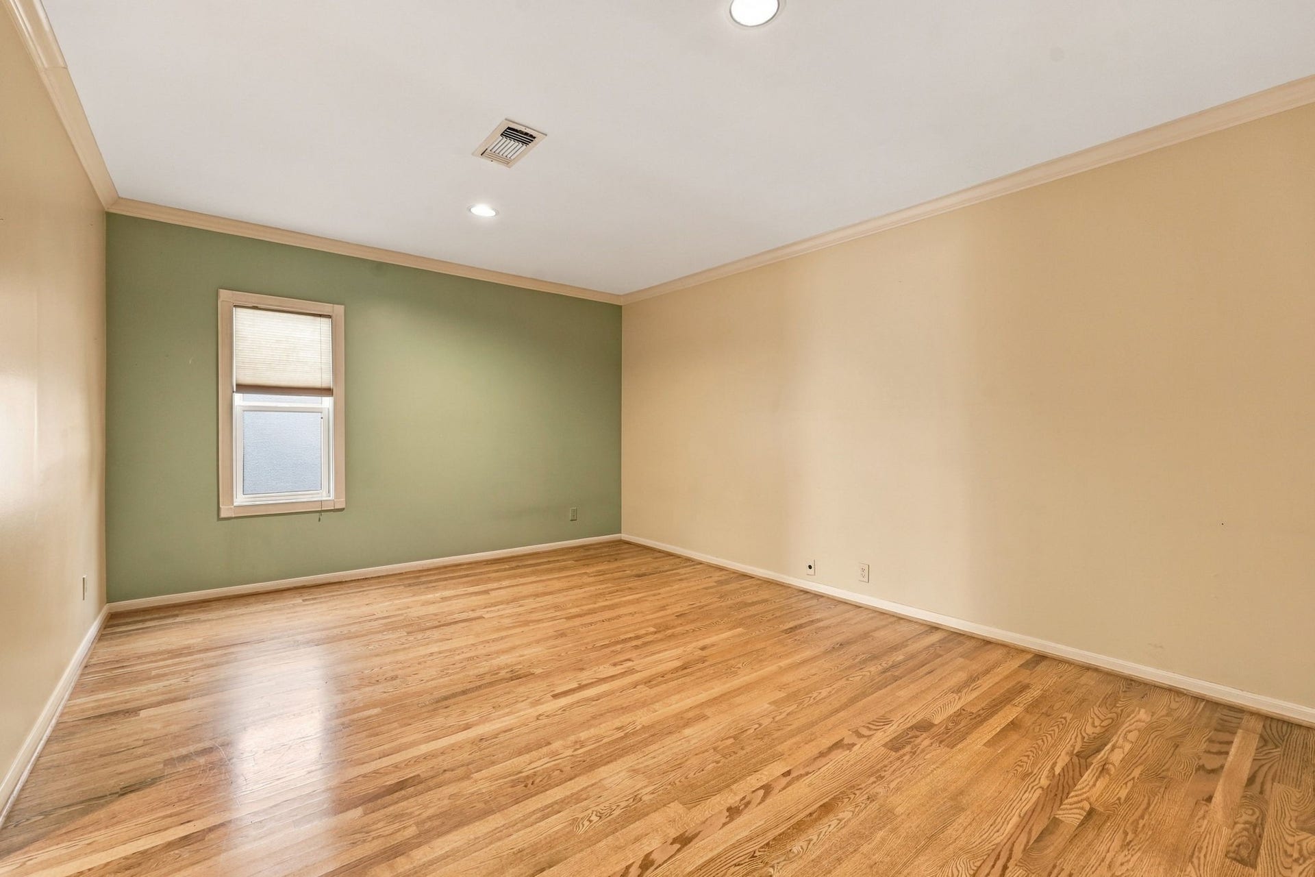 6205 Westcott Street, Houston, TX 77007 2nd Floor: 3rd bedroom