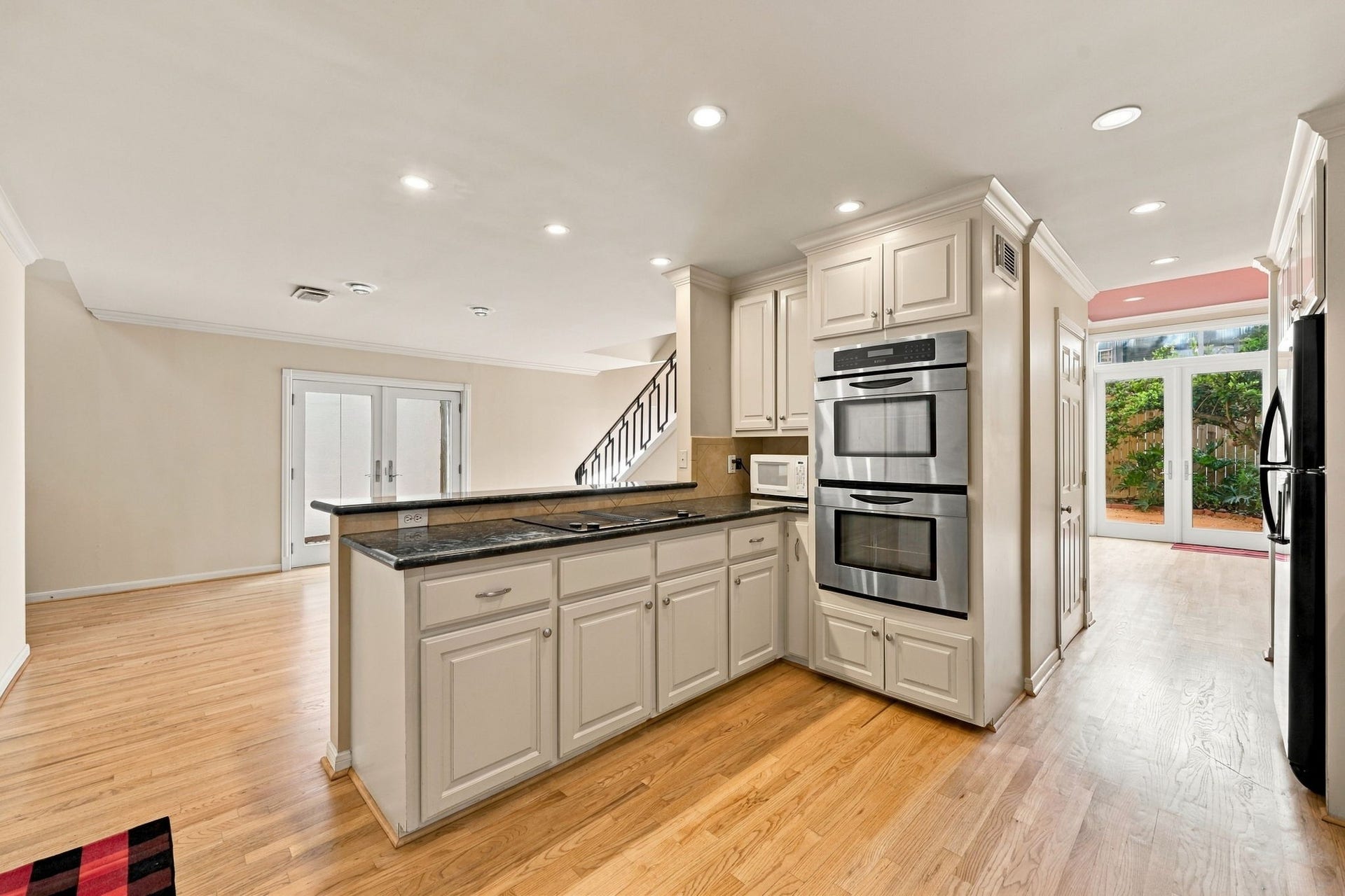 6205 Westcott Street, Houston, TX 77007 1st Floor: Kitchen.