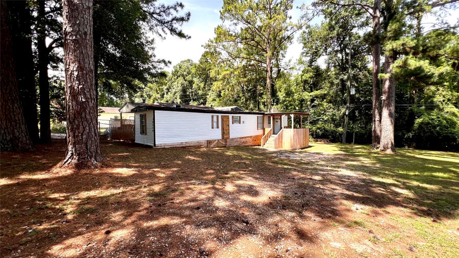 Property photo for 14419 W Lee Shore Drive, Willis, TX