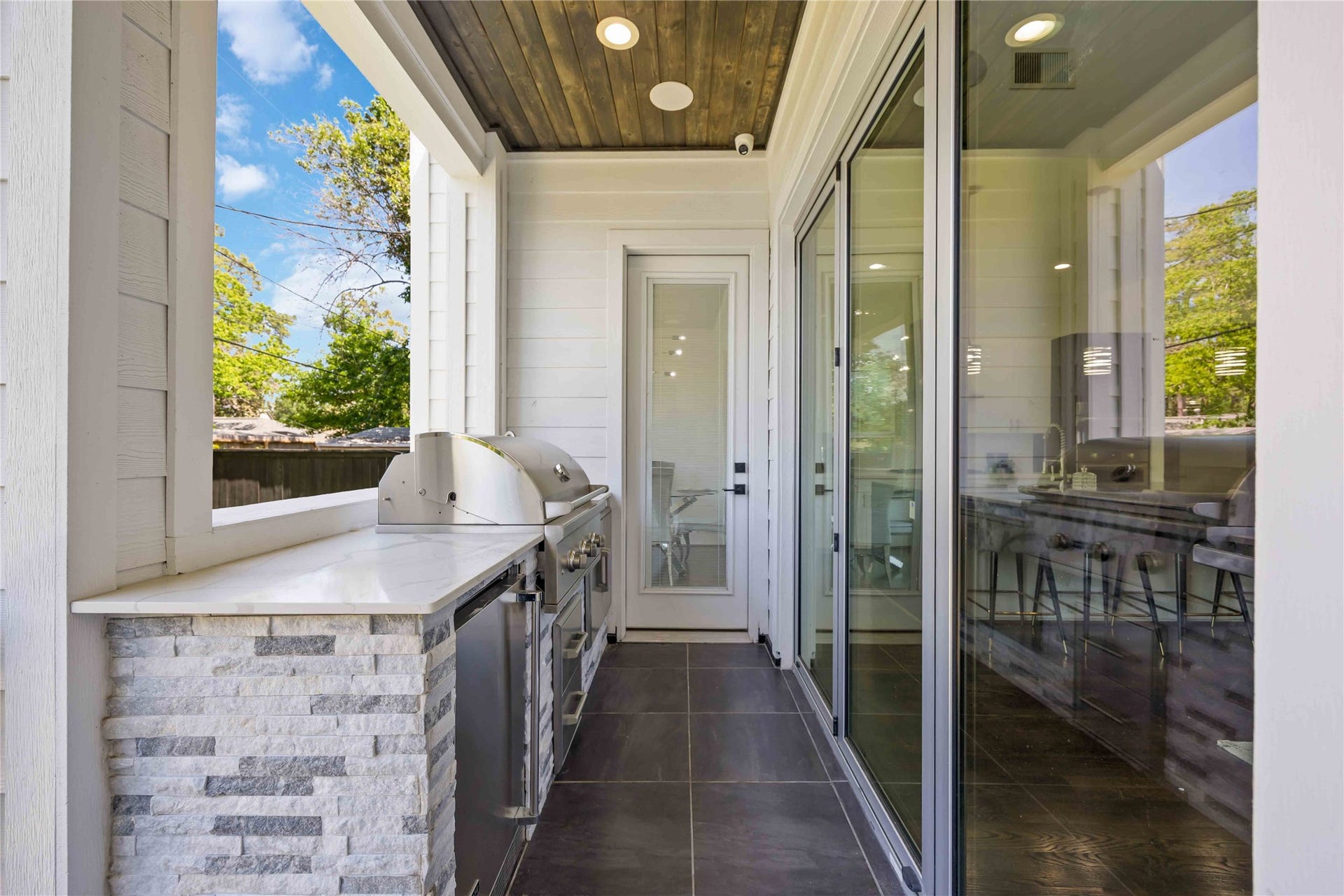 2310 Althea Drive, Houston, TX 77018 2310 Althea Drive, Houston, TX 77018