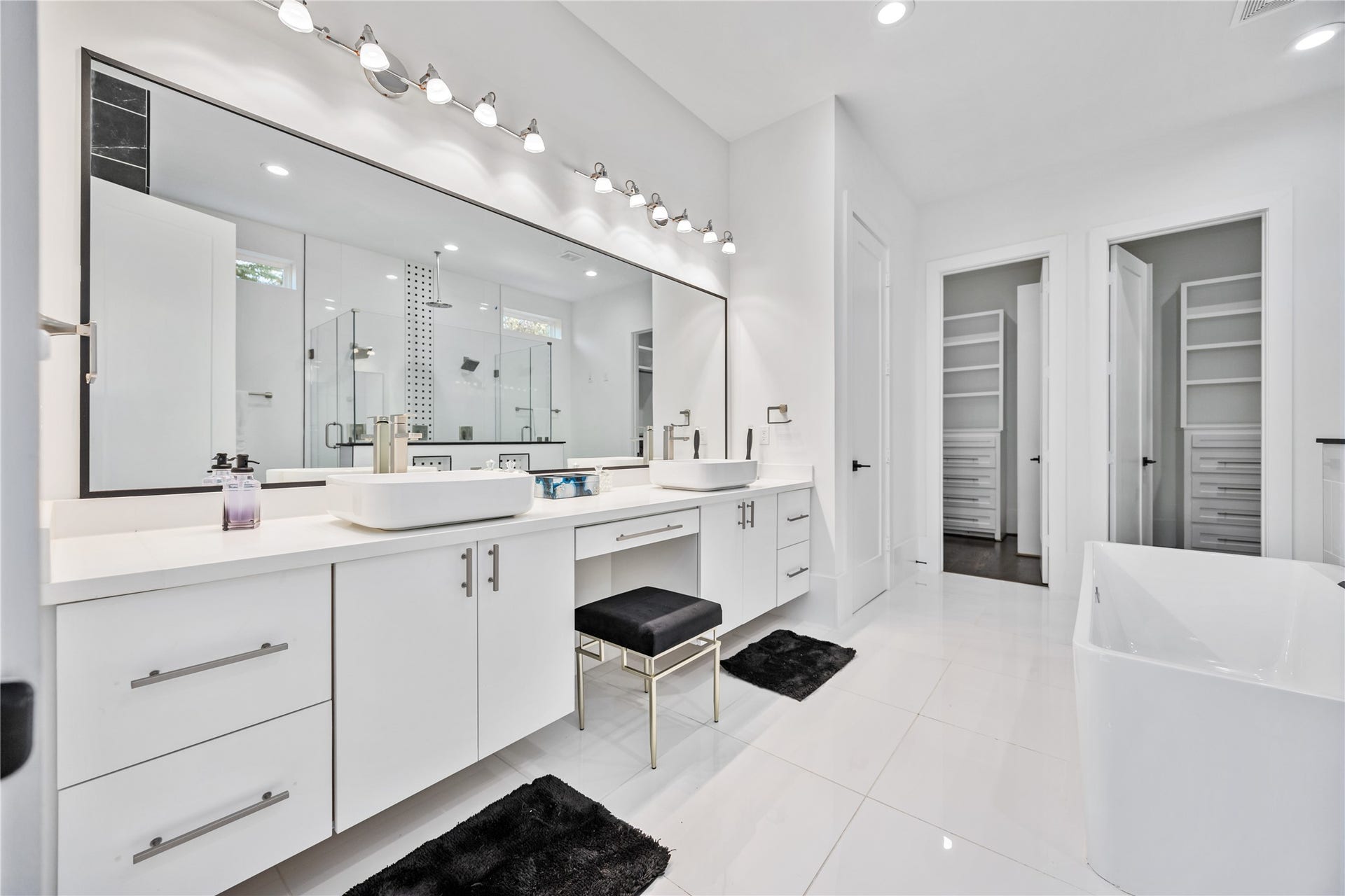 2310 Althea Drive, Houston, TX 77018 2310 Althea Drive, Houston, TX 77018