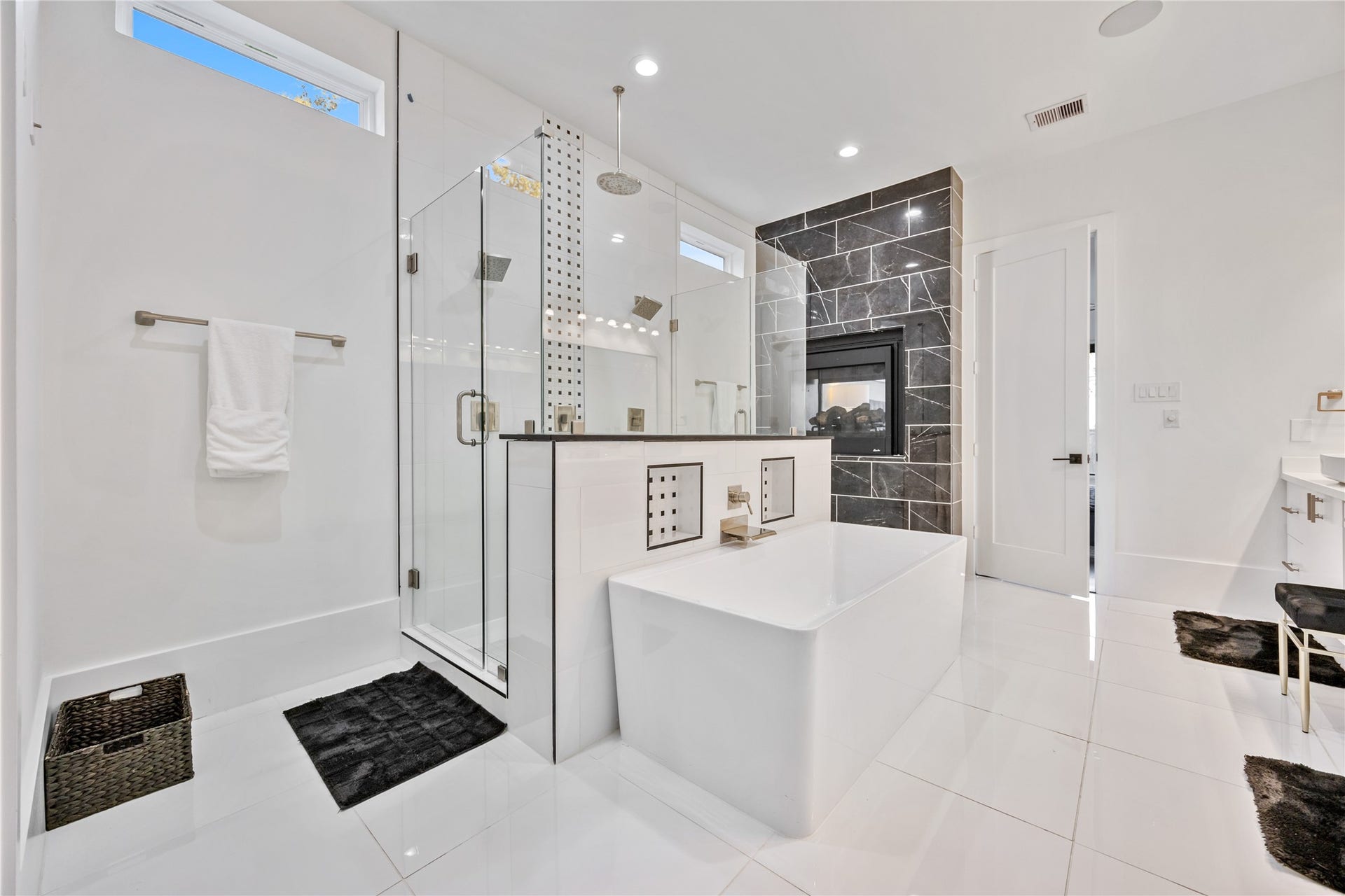 2310 Althea Drive, Houston, TX 77018 2310 Althea Drive, Houston, TX 77018