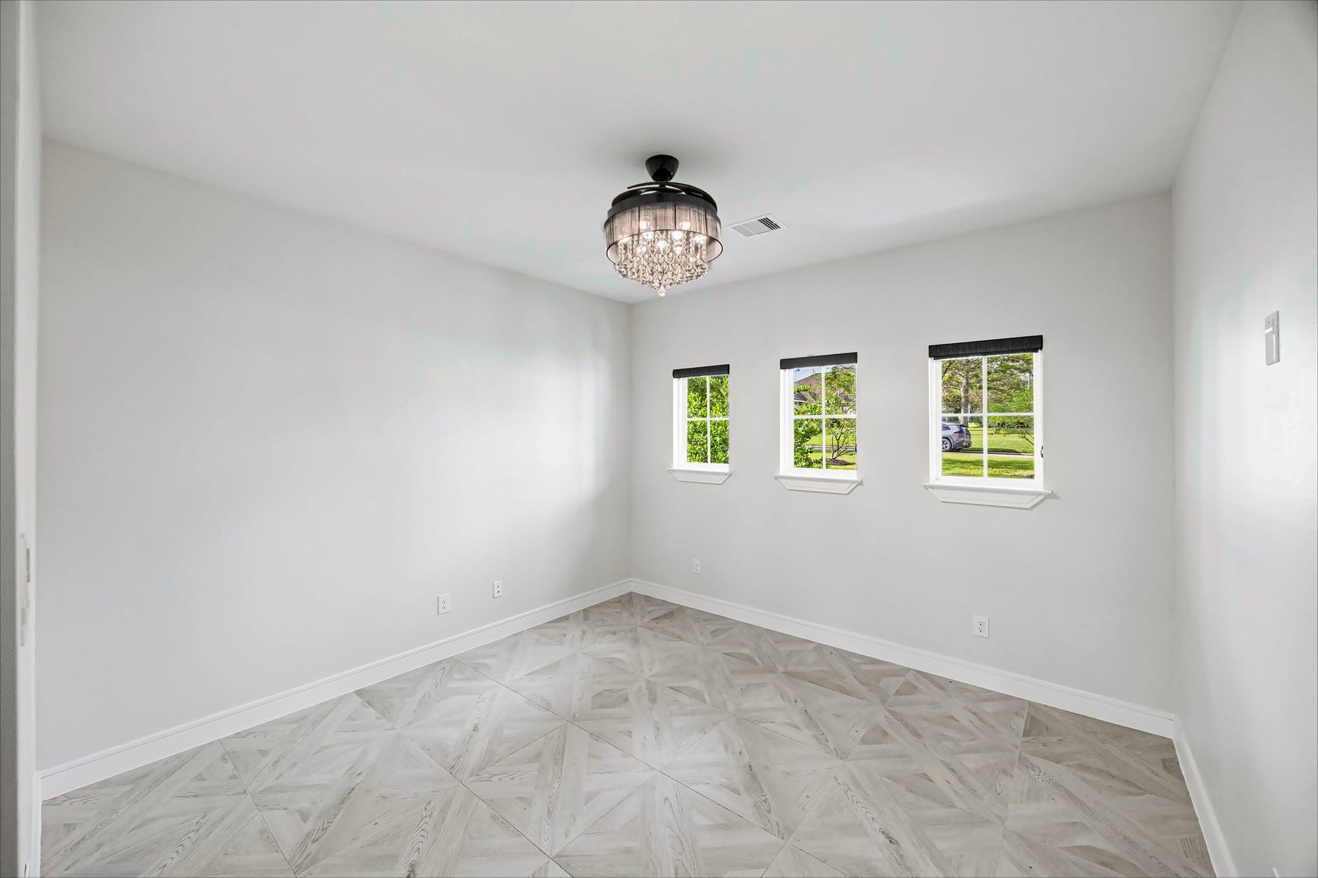 87 Dawns Edge Drive, Montgomery, TX 77356 Flex Room/ Office Downstairs