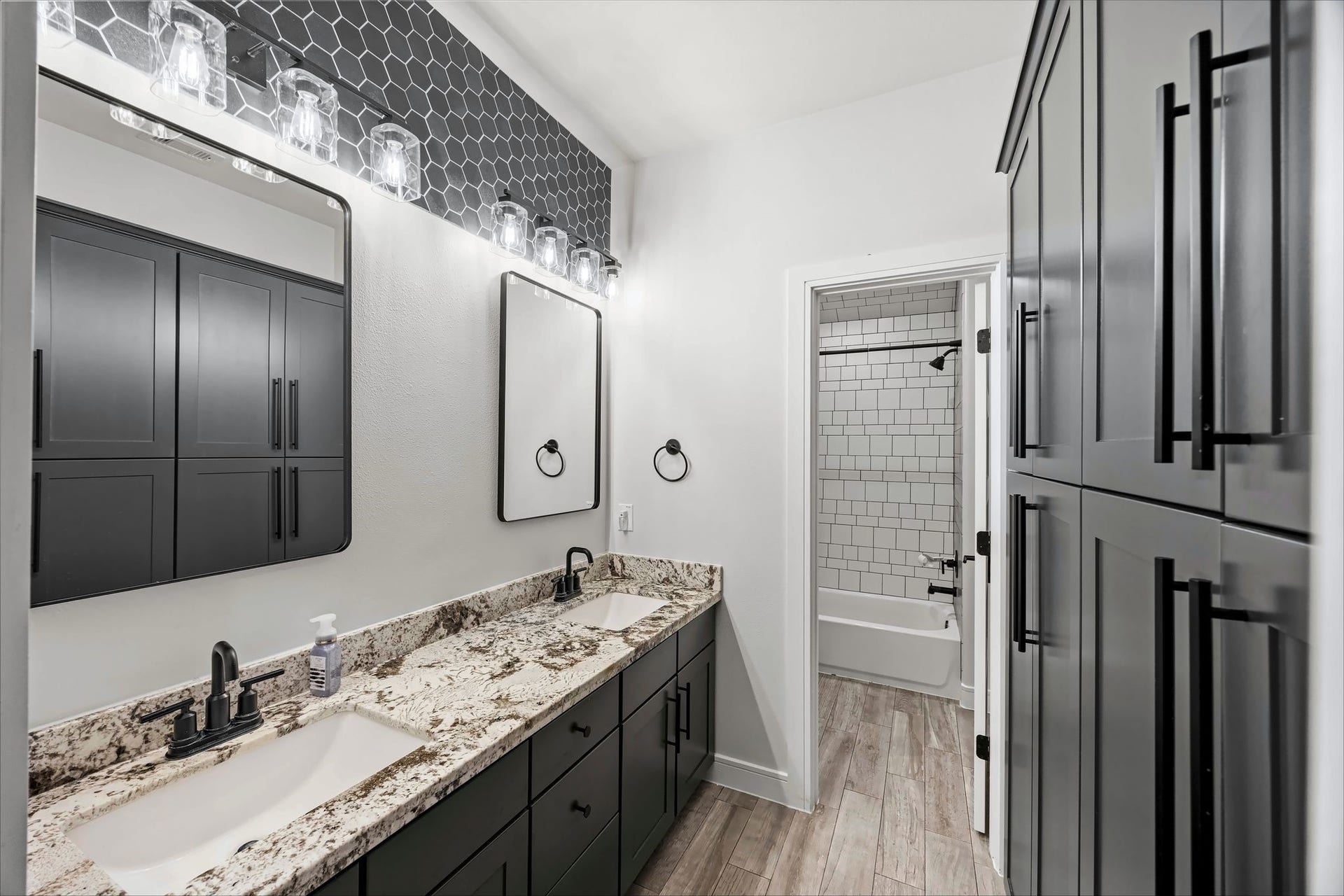 87 Dawns Edge Drive, Montgomery, TX 77356 87 Dawns Edge Drive, Montgomery, TX 77356