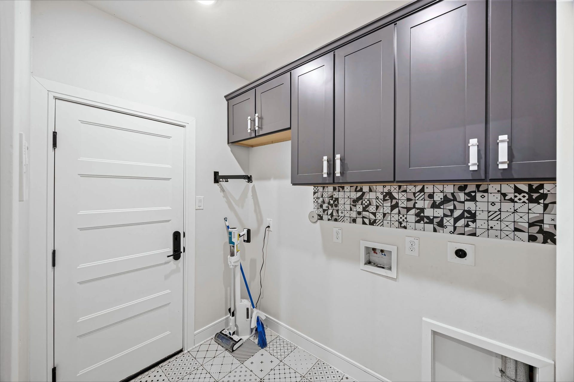 87 Dawns Edge Drive, Montgomery, TX 77356 87 Dawns Edge Drive, Montgomery, TX 77356