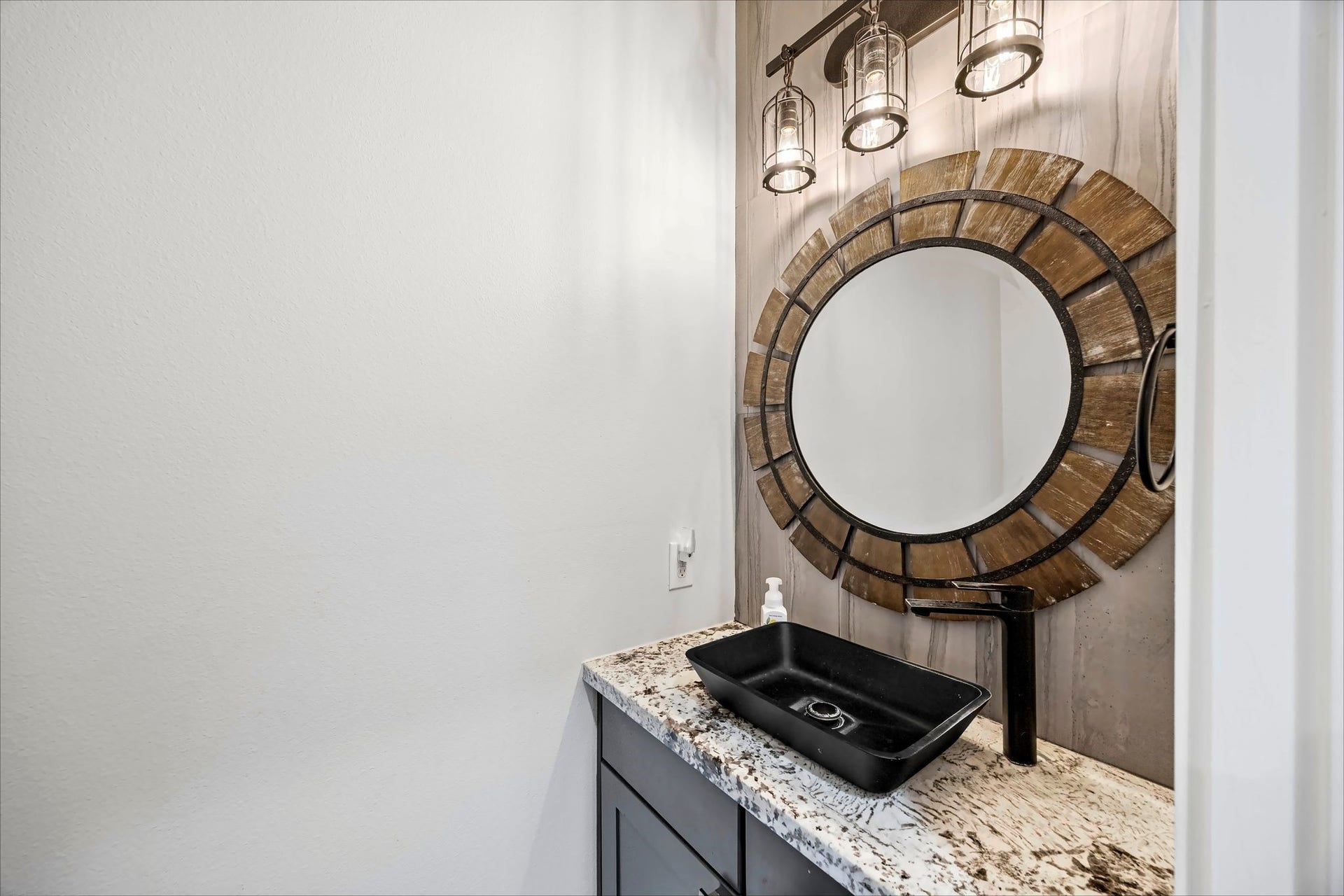 87 Dawns Edge Drive, Montgomery, TX 77356 87 Dawns Edge Drive, Montgomery, TX 77356